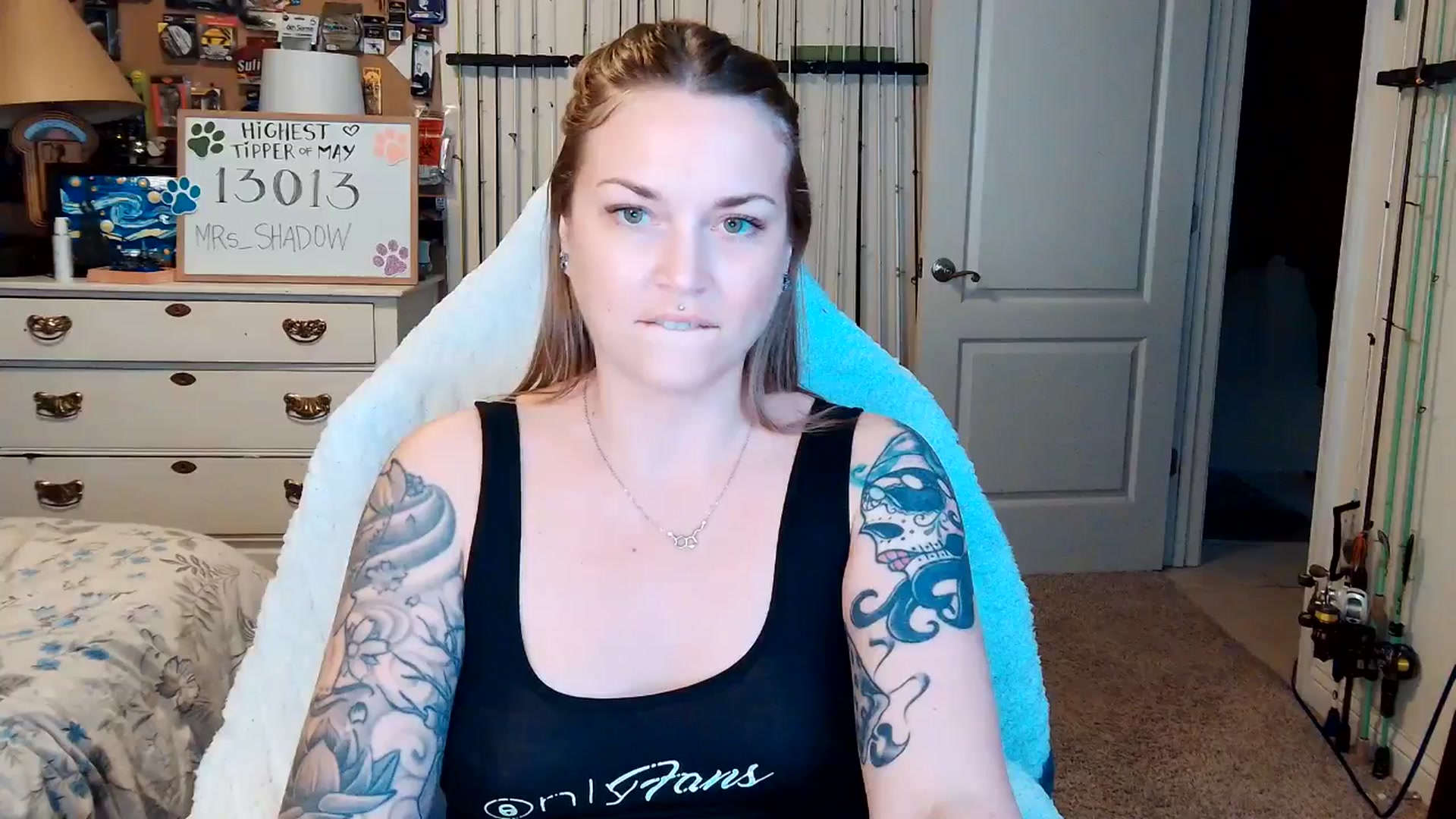 Gallery image thumbnail from MollieRose_'s myfreecams stream on, 05/13/2025, 24:46 image 17 of 20