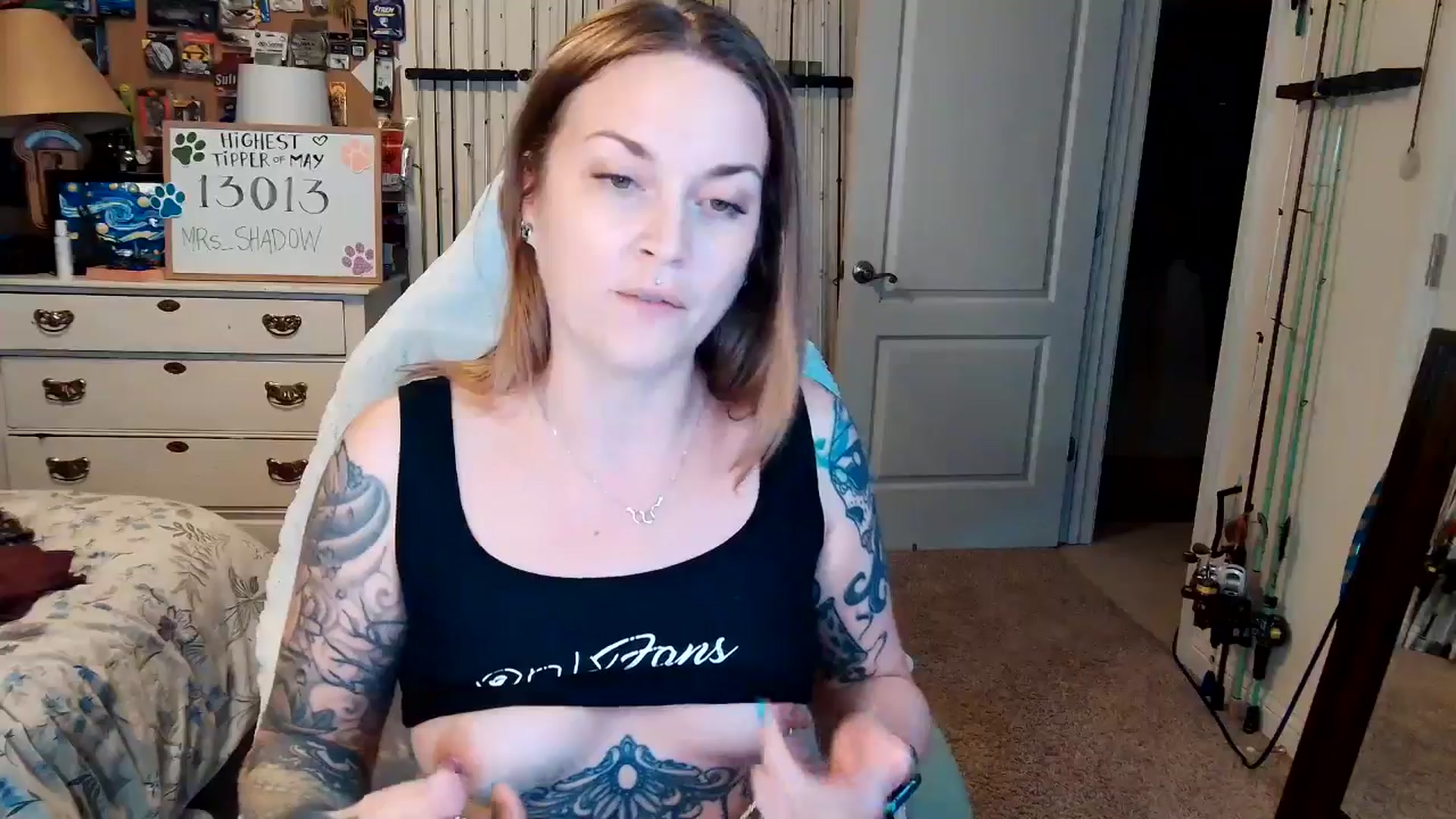 Gallery image thumbnail from MollieRose_'s myfreecams stream on, 05/13/2025, 04:20 image 19 of 20