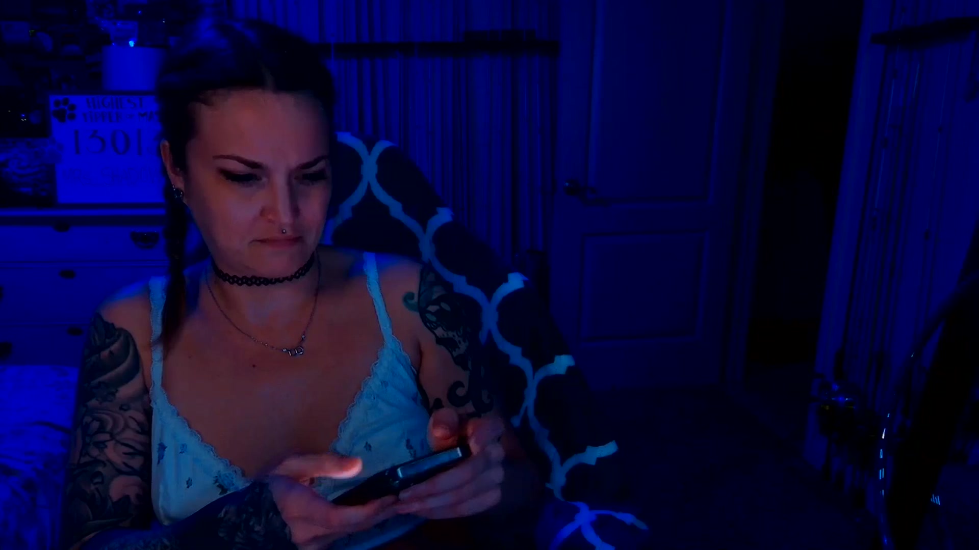 Gallery image thumbnail from MollieRose_'s myfreecams stream on, 05/17/2025, 03:41 image 17 of 20