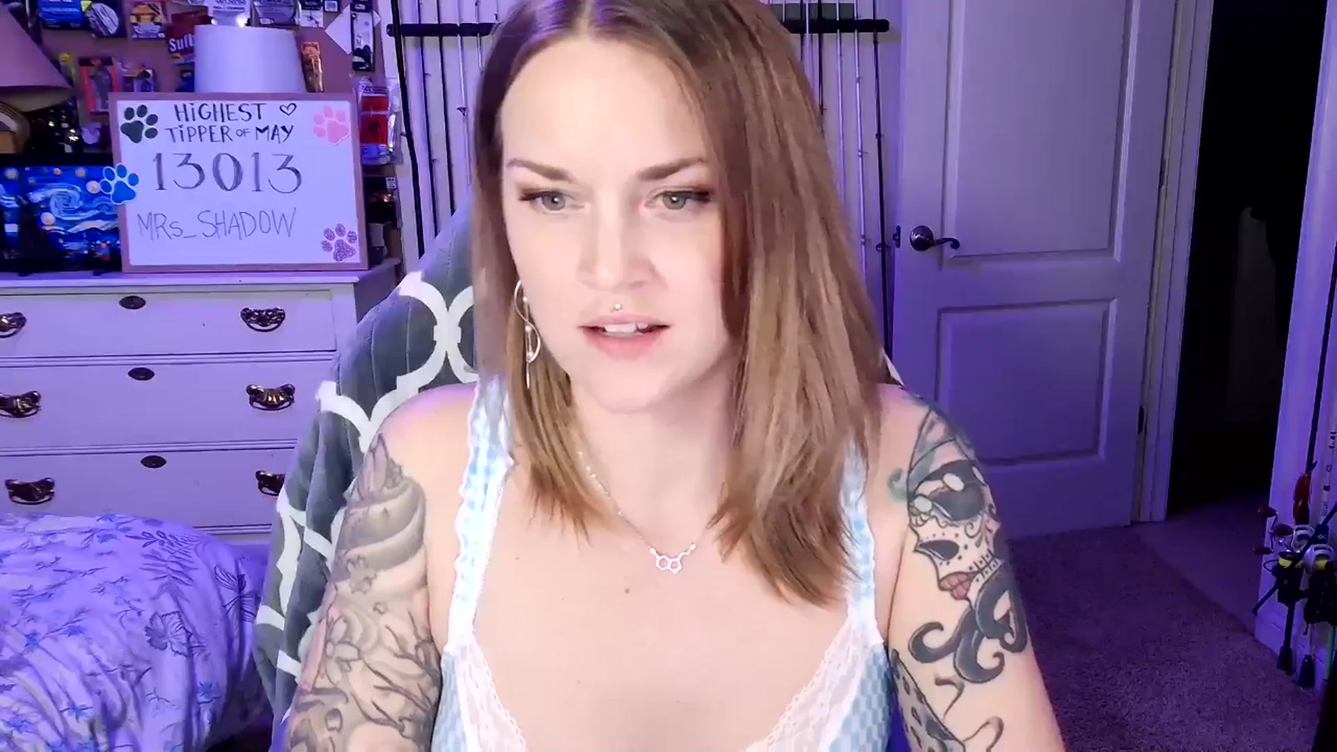 Gallery image thumbnail from MollieRose_'s myfreecams stream on, 05/20/2025, 04:04 image 9 of 20