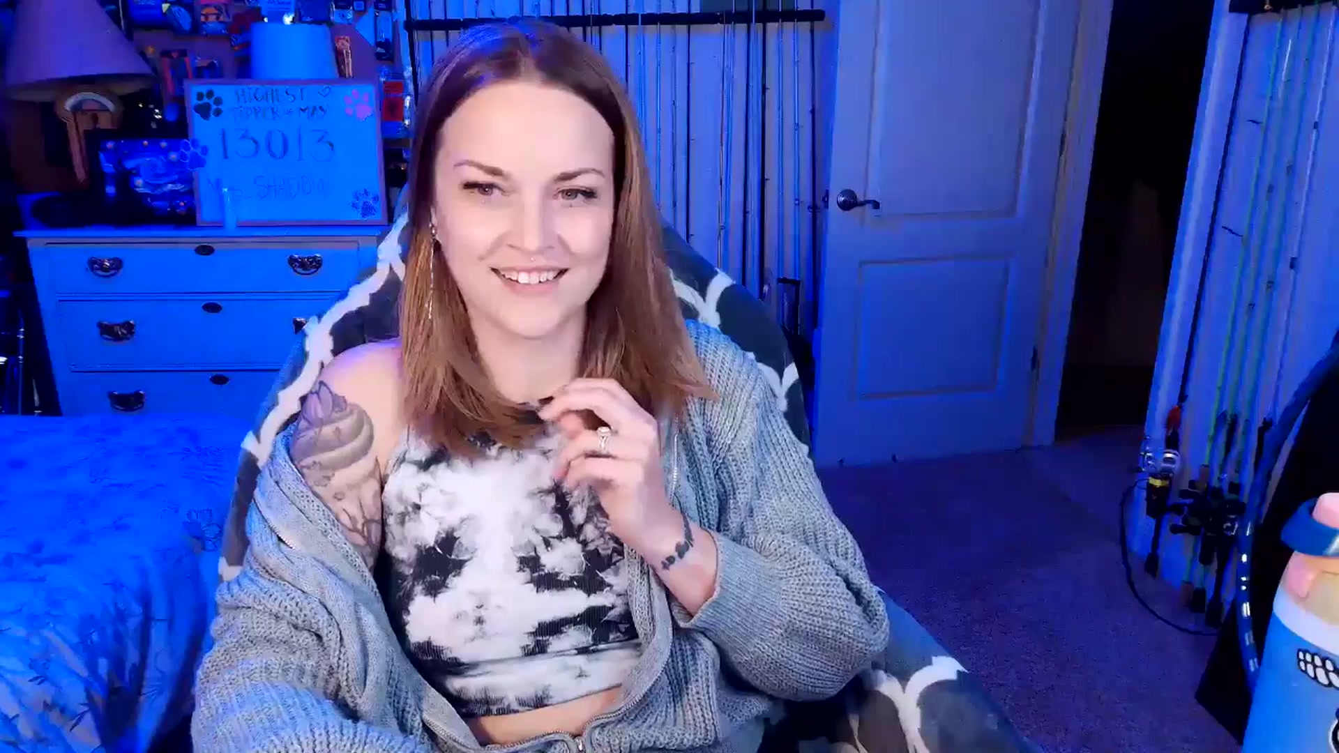 Gallery image thumbnail from MollieRose_'s myfreecams stream on, 05/22/2025, 03:06 image 19 of 20