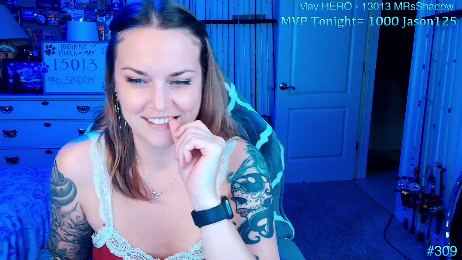 Gallery image thumbnail from MollieRose_'s myfreecams stream on, 05/30/2025, 24:01 image 1 of 20