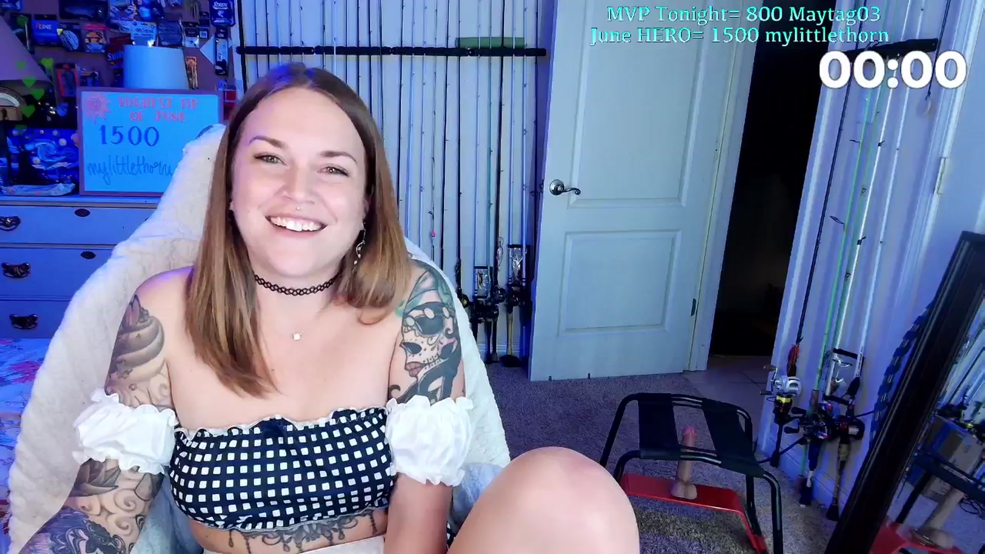 Gallery image thumbnail from MollieRose_'s myfreecams stream on, 06/19/2025, 02:21 image 19 of 20