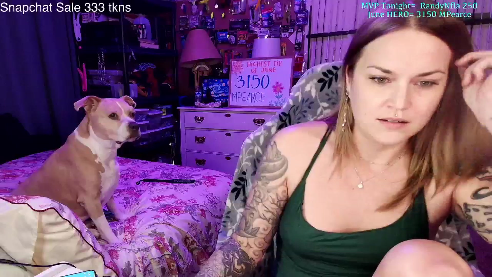 Gallery image thumbnail from MollieRose_'s myfreecams stream on, 06/21/2025, 03:11 image 7 of 20
