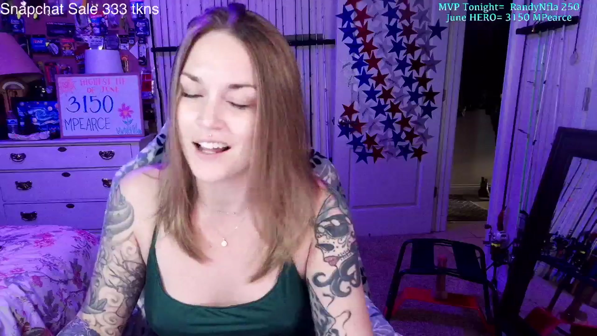 Gallery image thumbnail from MollieRose_'s myfreecams stream on, 06/21/2025, 03:11 image 4 of 20