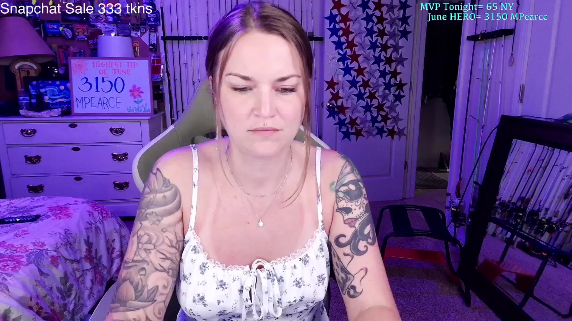 Gallery image thumbnail from MollieRose_'s myfreecams stream on, 06/24/2025, 01:14 image 10 of 20