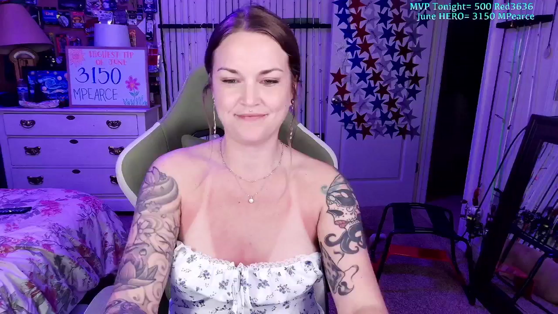 Gallery image thumbnail from MollieRose_'s myfreecams stream on, 06/24/2025, 03:15 image 1 of 20