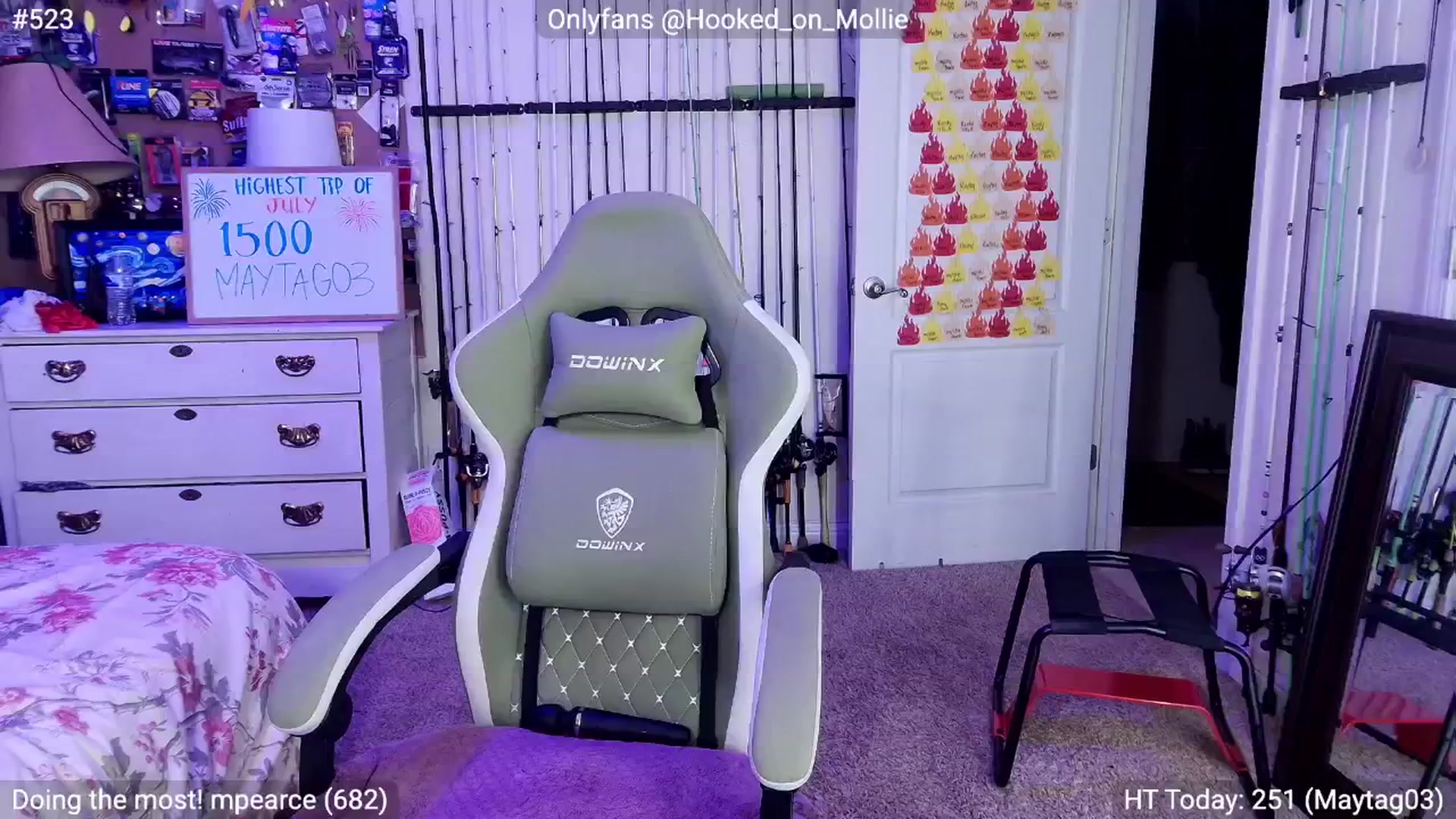 Gallery image thumbnail from MollieRose_'s myfreecams stream on, 07/16/2025, 03:11 image 15 of 20