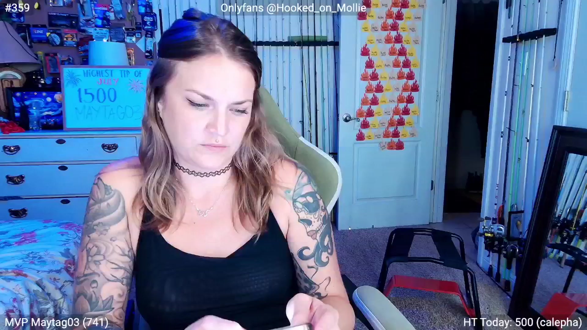 Gallery image thumbnail from MollieRose_'s myfreecams stream on, 07/19/2025, 02:43 image 1 of 20
