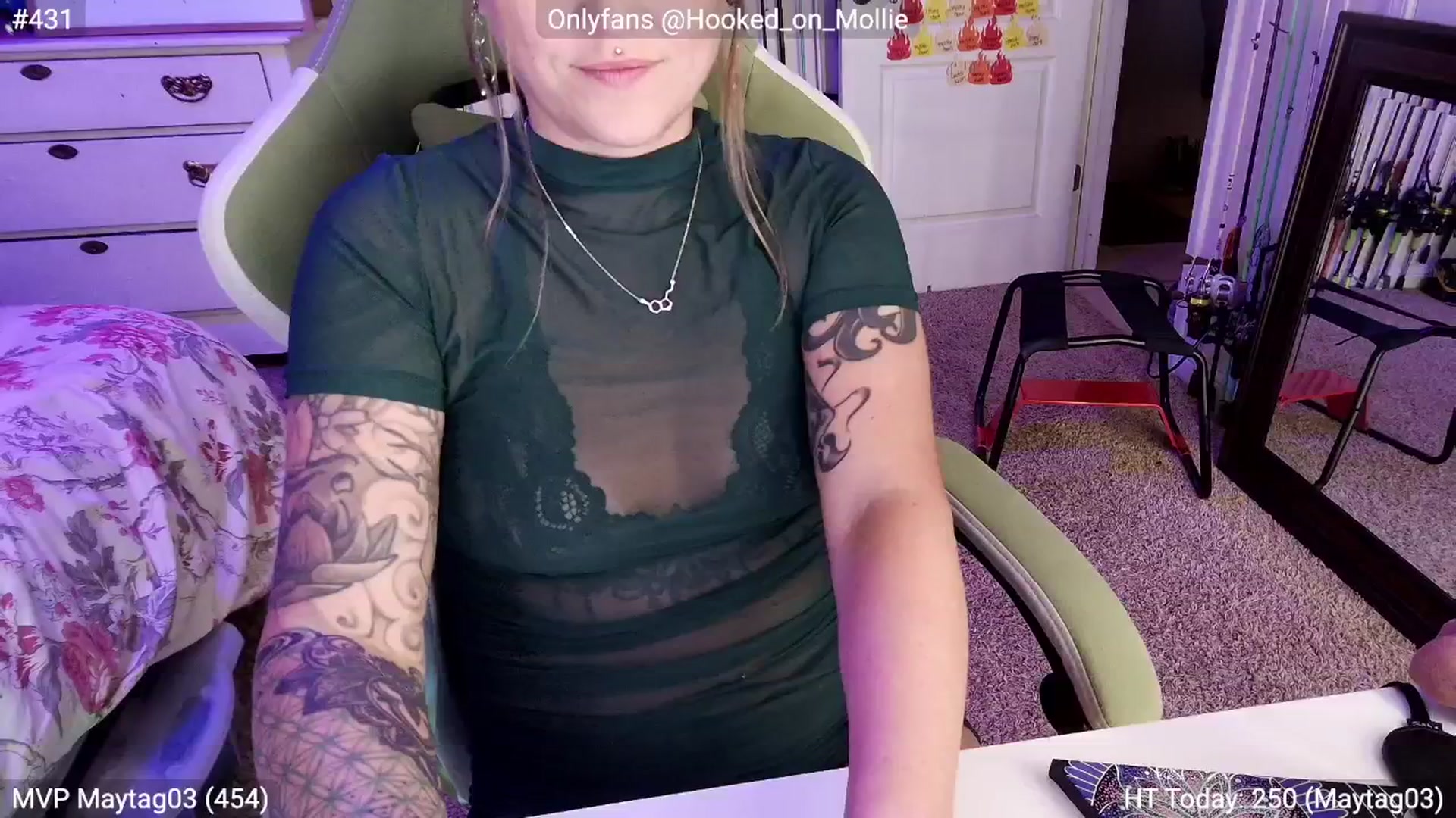 Gallery image thumbnail from MollieRose_'s myfreecams stream on, 07/22/2025, 01:31 image 10 of 20