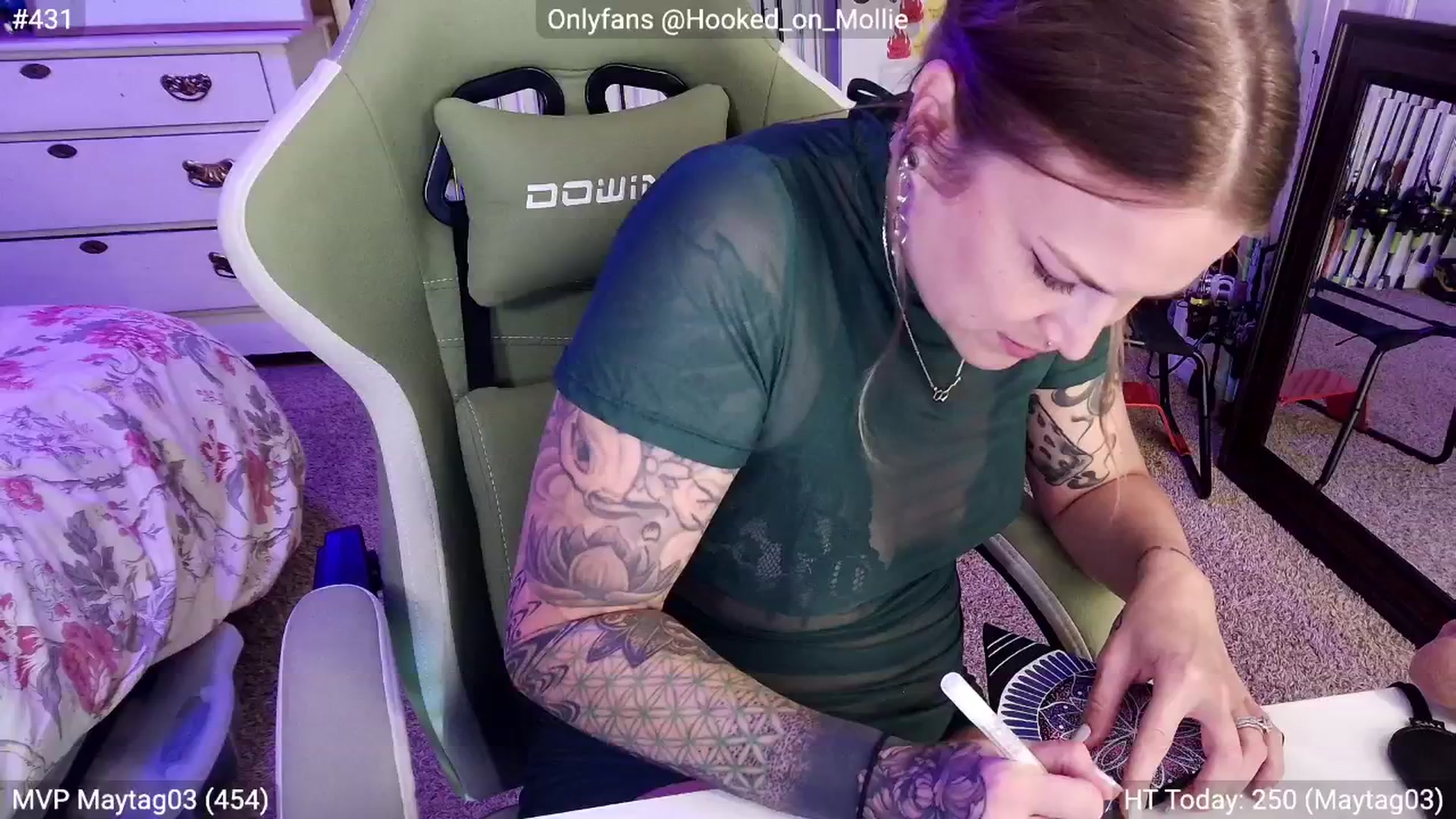 Gallery image thumbnail from MollieRose_'s myfreecams stream on, 07/22/2025, 01:31 image 12 of 20