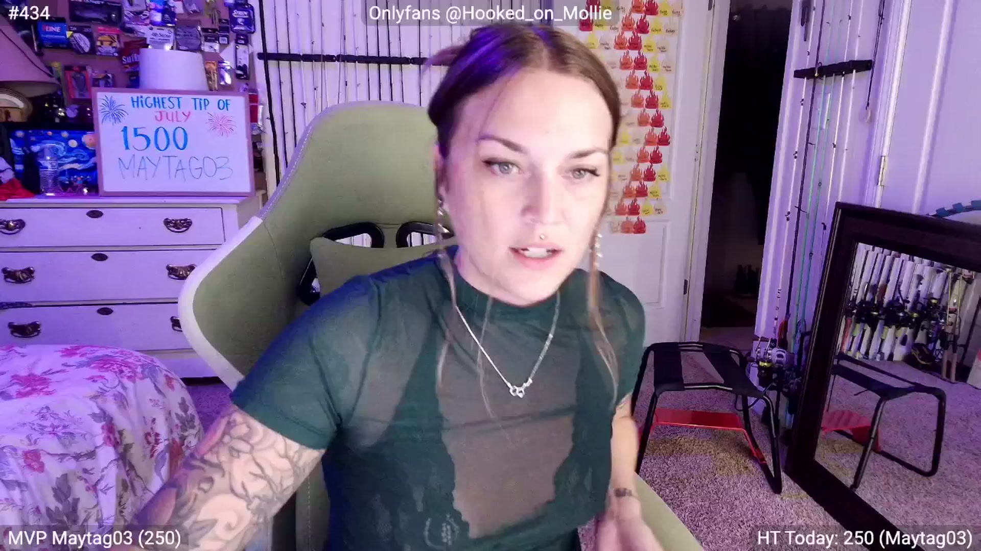 Gallery image thumbnail from MollieRose_'s myfreecams stream on, 07/22/2025, 01:31 image 2 of 20
