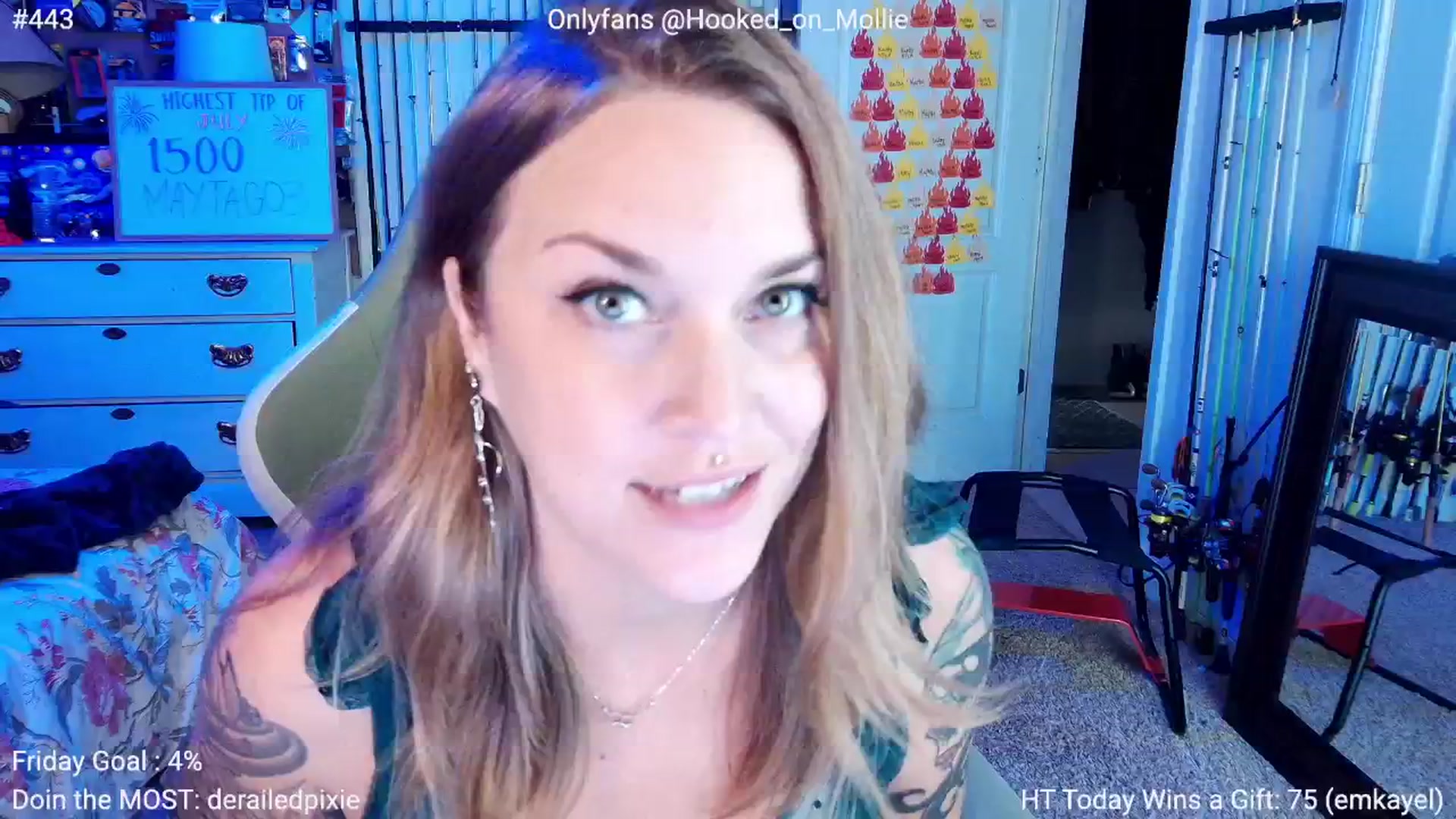 Gallery image thumbnail from MollieRose_'s myfreecams stream on, 07/26/2025, 02:40 image 6 of 20