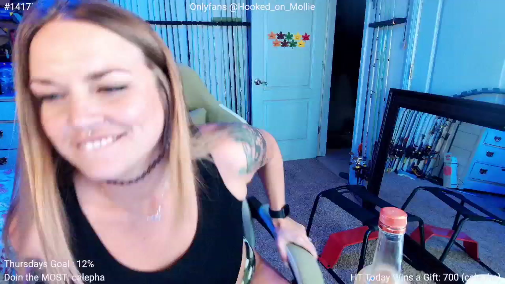 Gallery image thumbnail from MollieRose_'s myfreecams stream on, 08/06/2025, 24:00 image 18 of 20