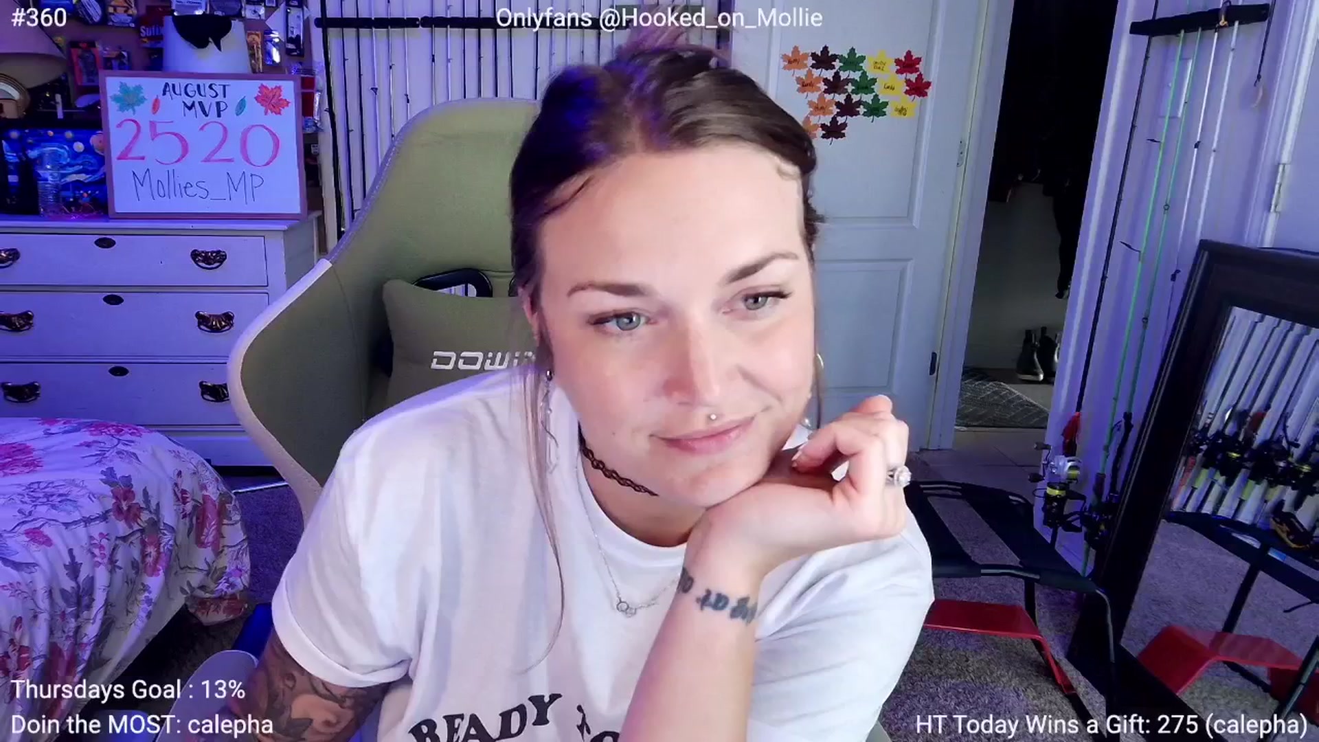 Gallery image thumbnail from MollieRose_'s myfreecams stream on, 08/08/2025, 24:24 image 13 of 20