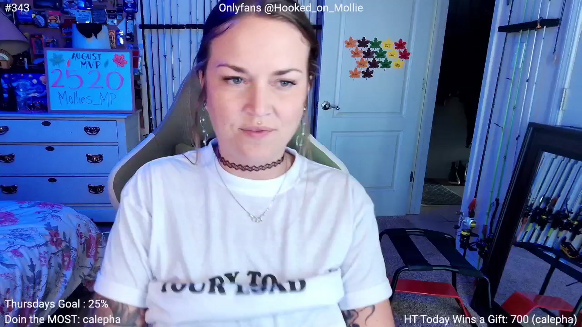 Gallery image thumbnail from MollieRose_'s myfreecams stream on, 08/08/2025, 24:24 image 16 of 20