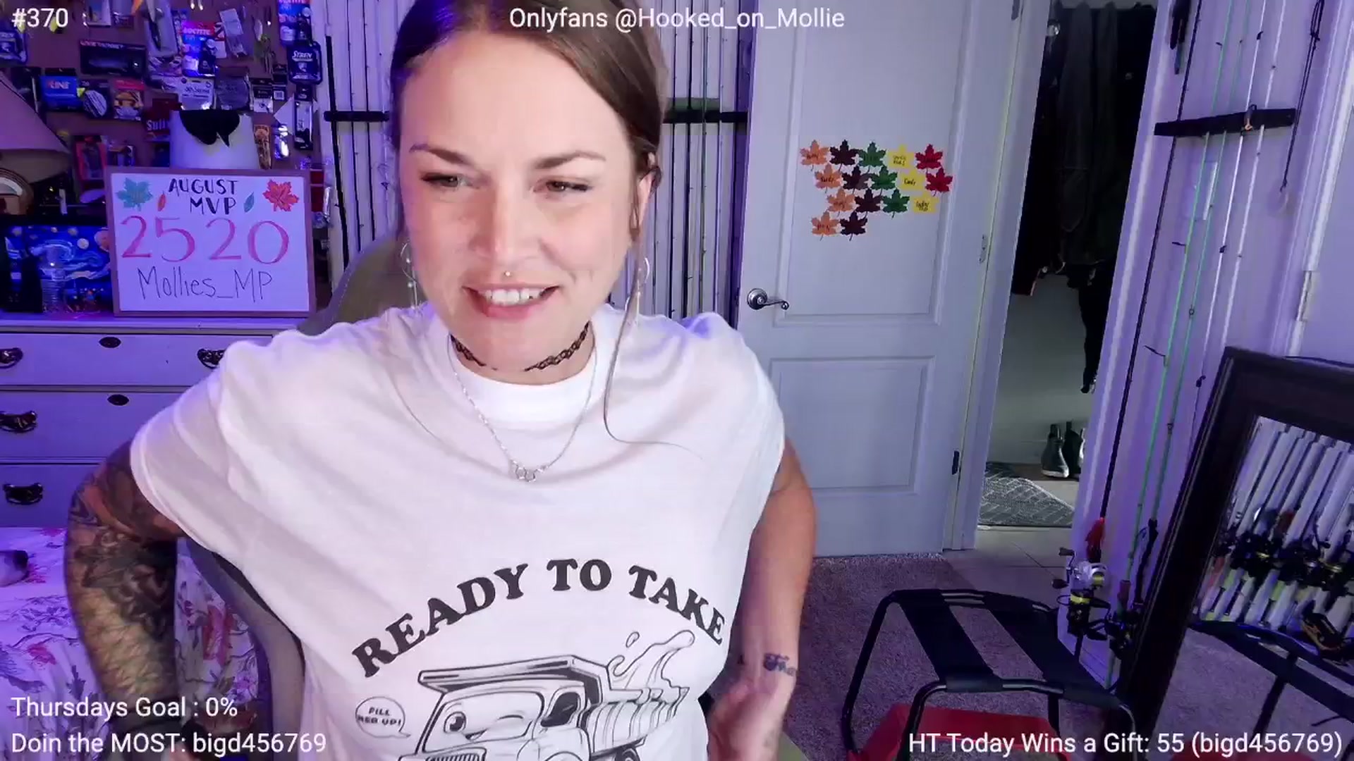 Gallery image thumbnail from MollieRose_'s myfreecams stream on, 08/08/2025, 24:24 image 2 of 20