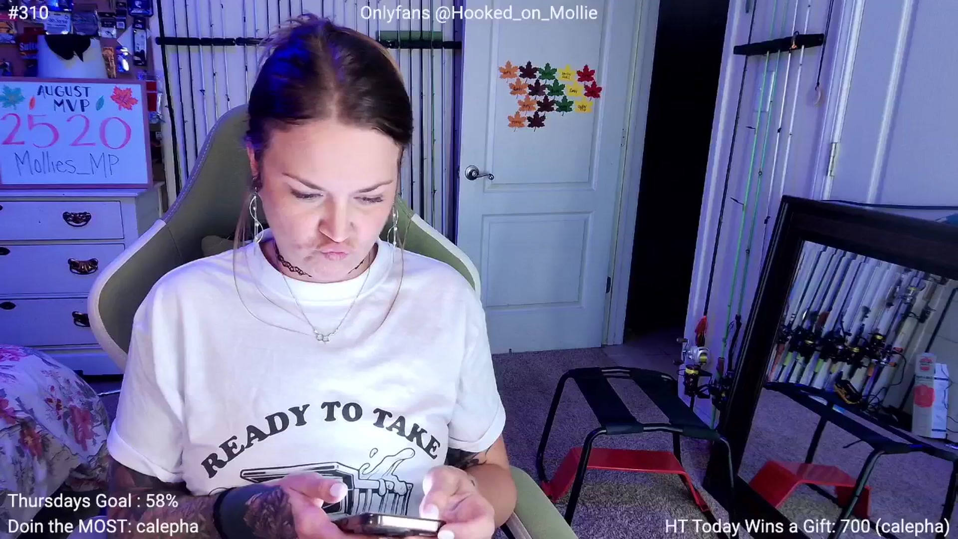 Gallery image thumbnail from MollieRose_'s myfreecams stream on, 08/08/2025, 03:07 image 6 of 20