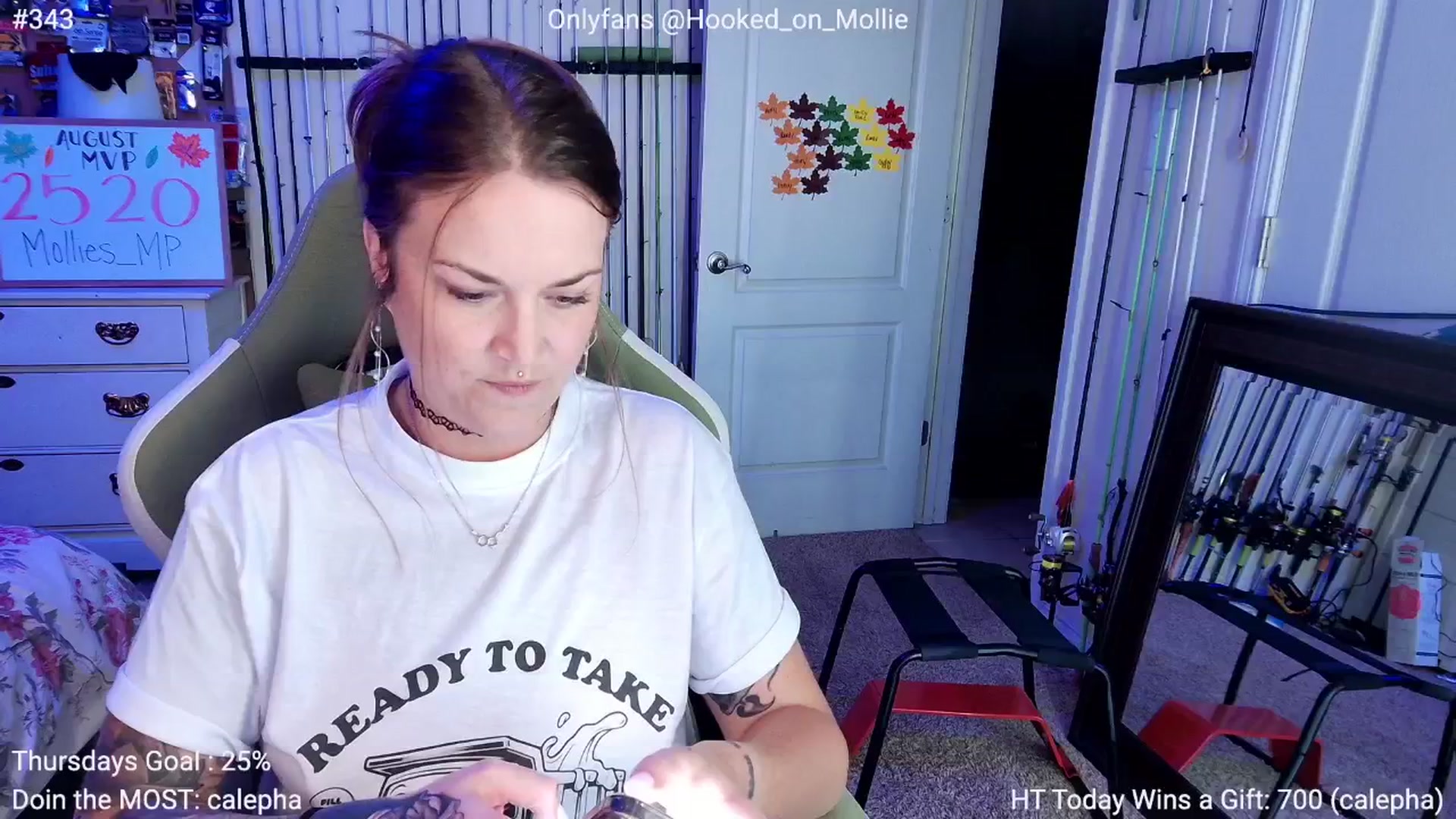 Gallery image thumbnail from MollieRose_'s myfreecams stream on, 08/08/2025, 03:07 image 1 of 20