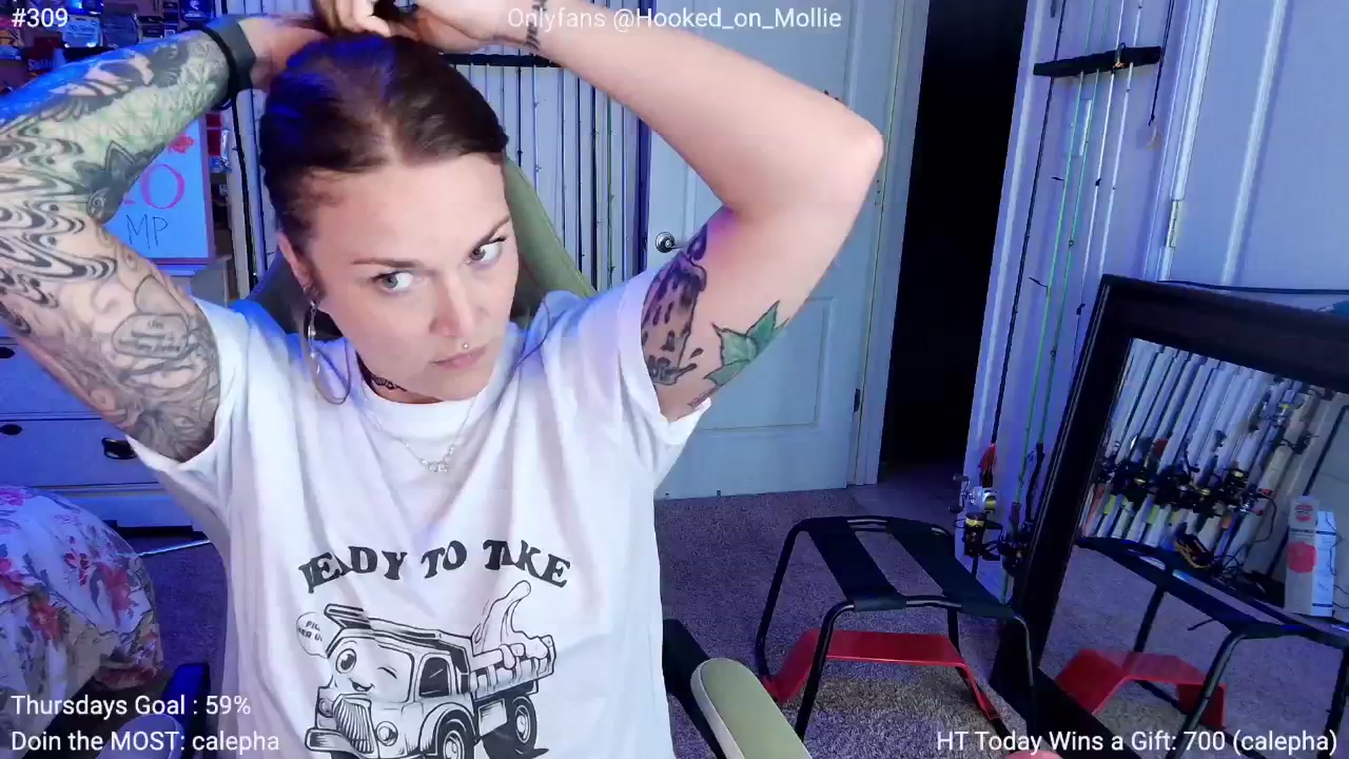 Gallery image thumbnail from MollieRose_'s myfreecams stream on, 08/08/2025, 03:07 image 7 of 20