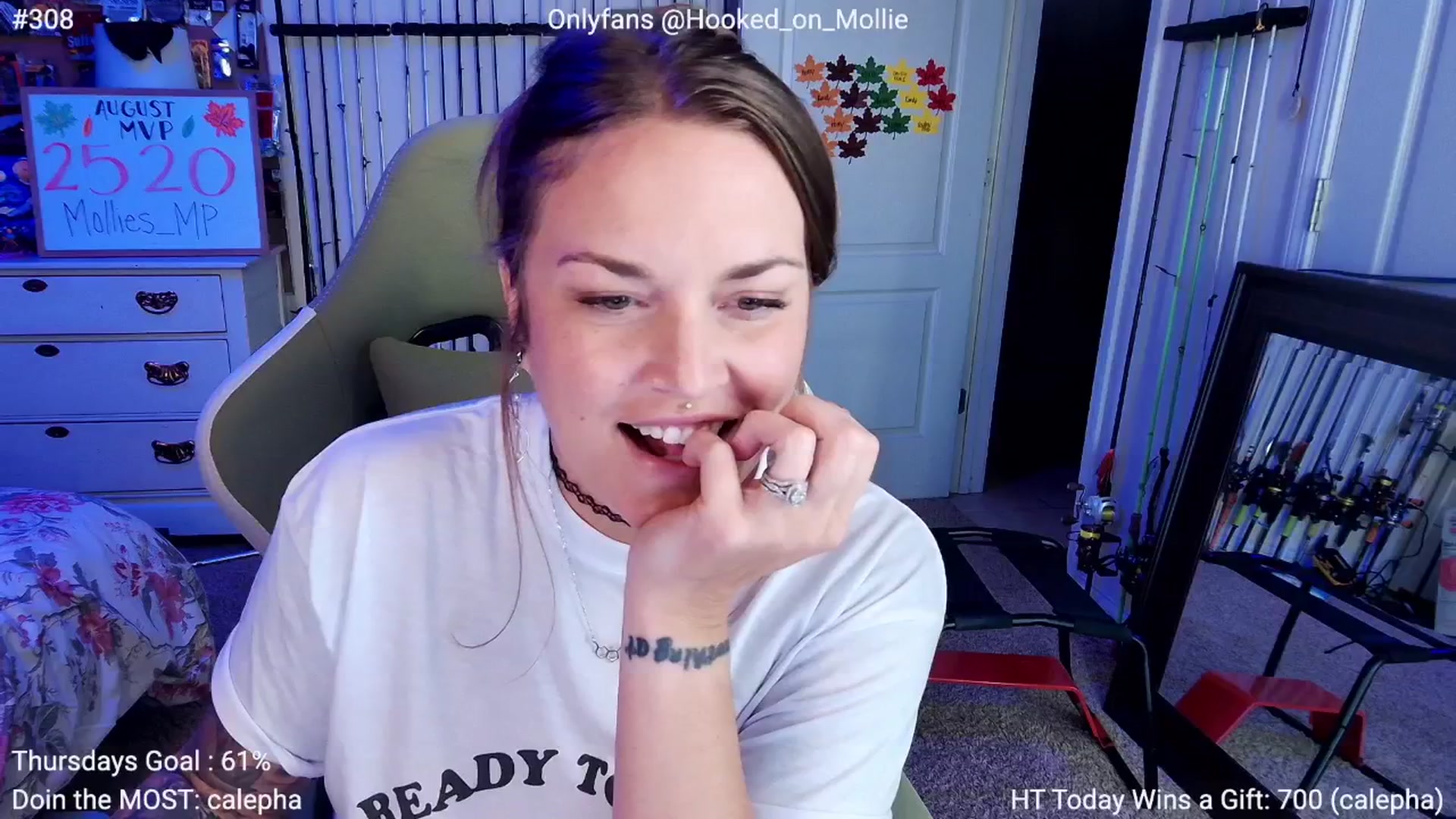 Gallery image thumbnail from MollieRose_'s myfreecams stream on, 08/08/2025, 03:07 image 10 of 20