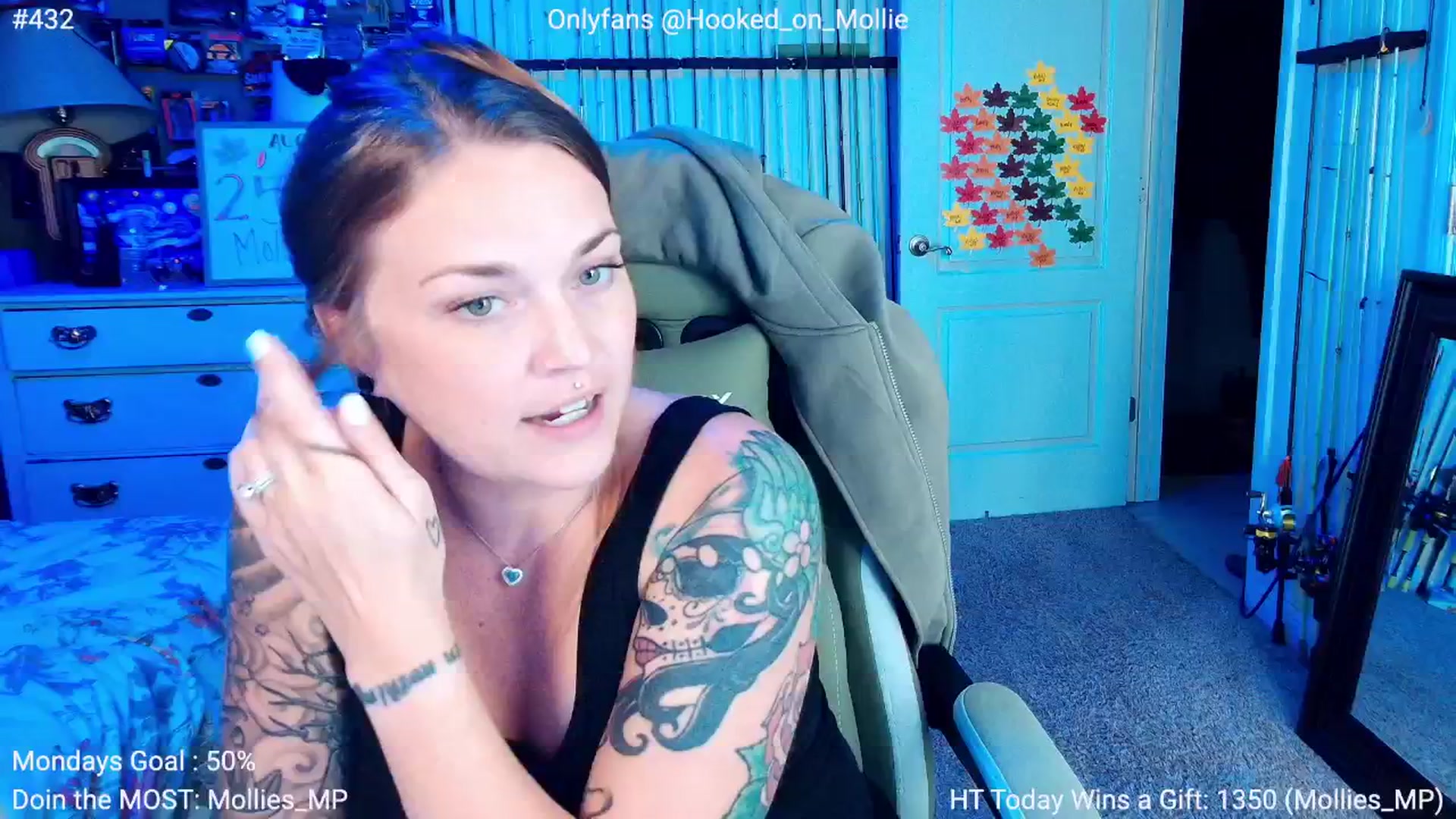 Gallery image thumbnail from MollieRose_'s myfreecams stream on, 08/12/2025, 02:30 image 18 of 20