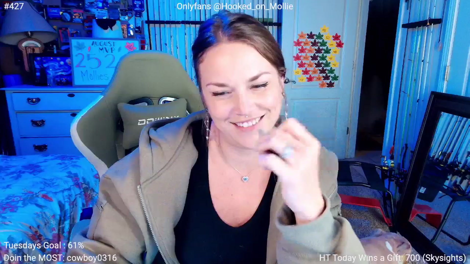 Gallery image thumbnail from MollieRose_'s myfreecams stream on, 08/13/2025, 02:26 image 19 of 20