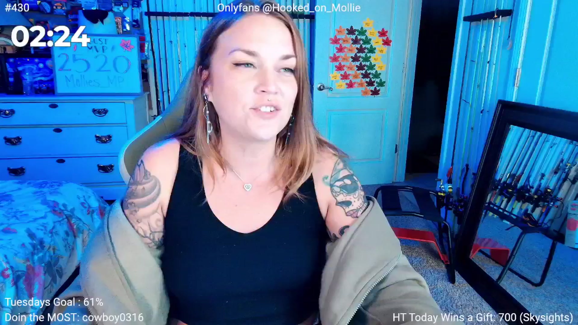 Gallery image thumbnail from MollieRose_'s myfreecams stream on, 08/13/2025, 03:38 image 17 of 20