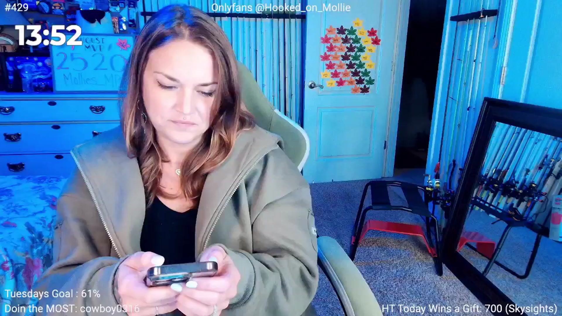 Gallery image thumbnail from MollieRose_'s myfreecams stream on, 08/13/2025, 03:38 image 13 of 20