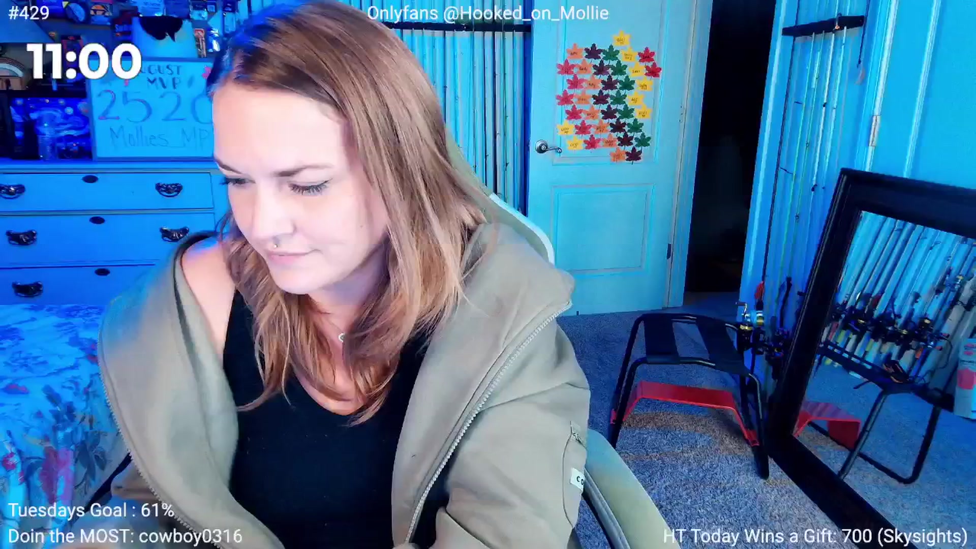 Gallery image thumbnail from MollieRose_'s myfreecams stream on, 08/13/2025, 03:38 image 14 of 20