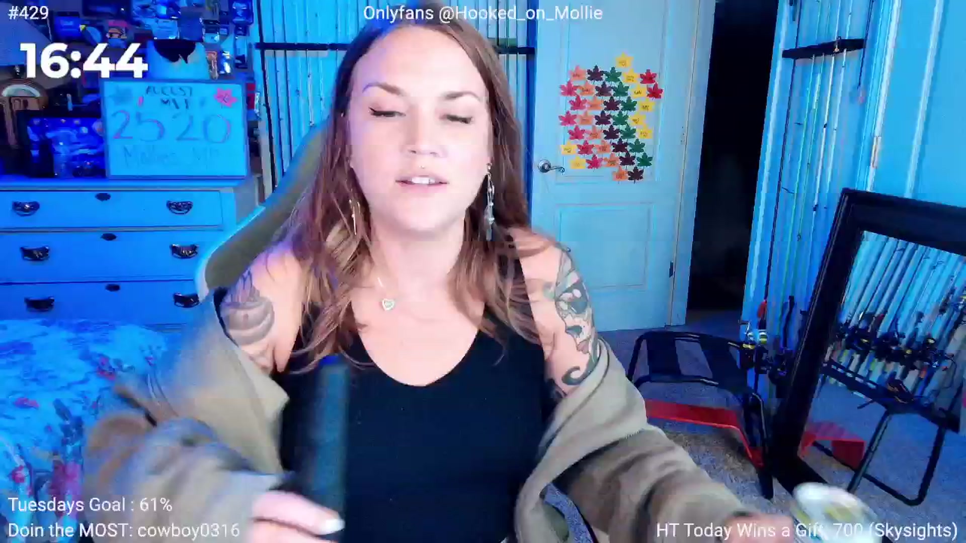 Gallery image thumbnail from MollieRose_'s myfreecams stream on, 08/13/2025, 03:38 image 12 of 20
