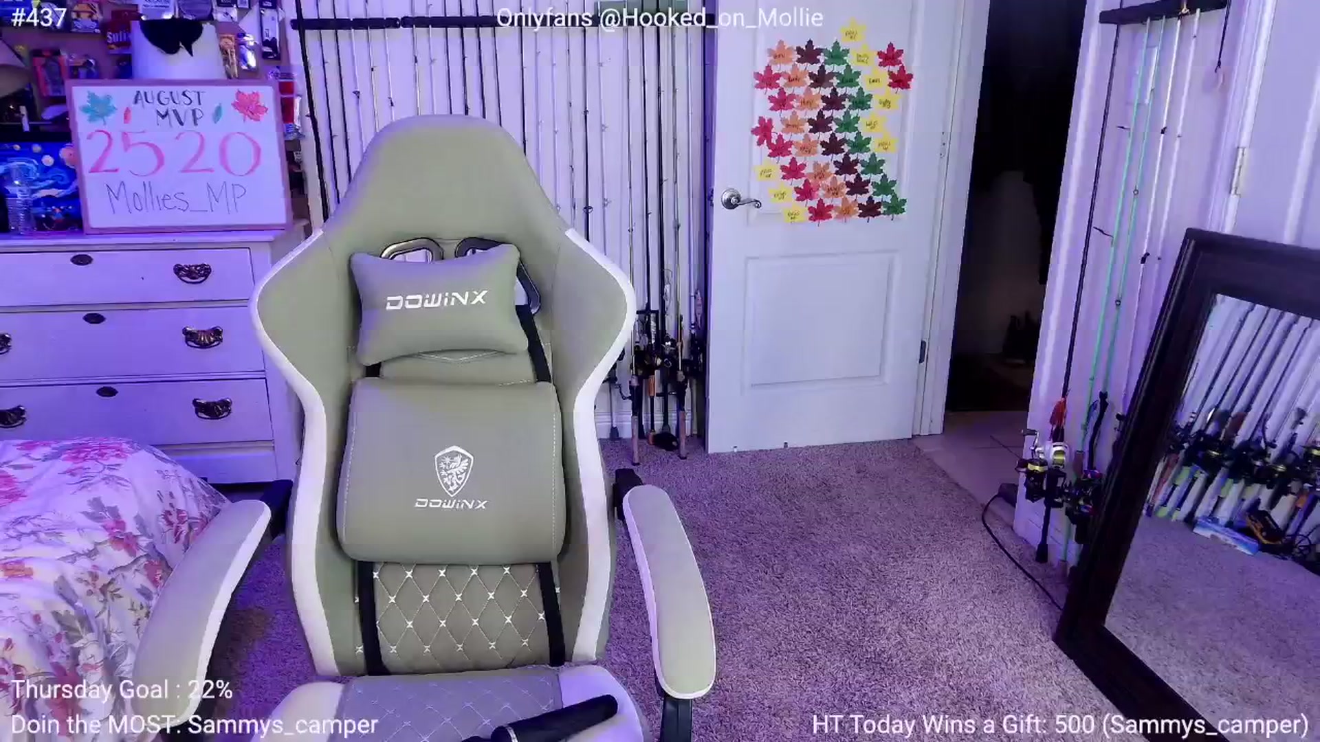 Gallery image thumbnail from MollieRose_'s myfreecams stream on, 08/15/2025, 03:27 image 9 of 20