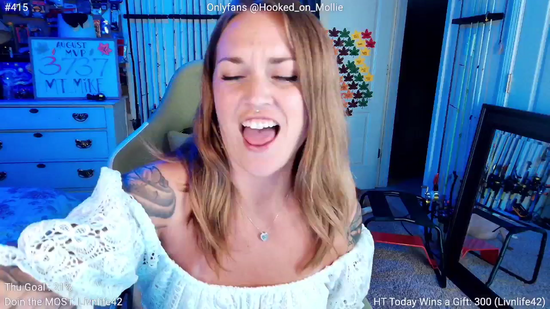 Gallery image thumbnail from MollieRose_'s myfreecams stream on, 08/22/2025, 03:03 image 8 of 20