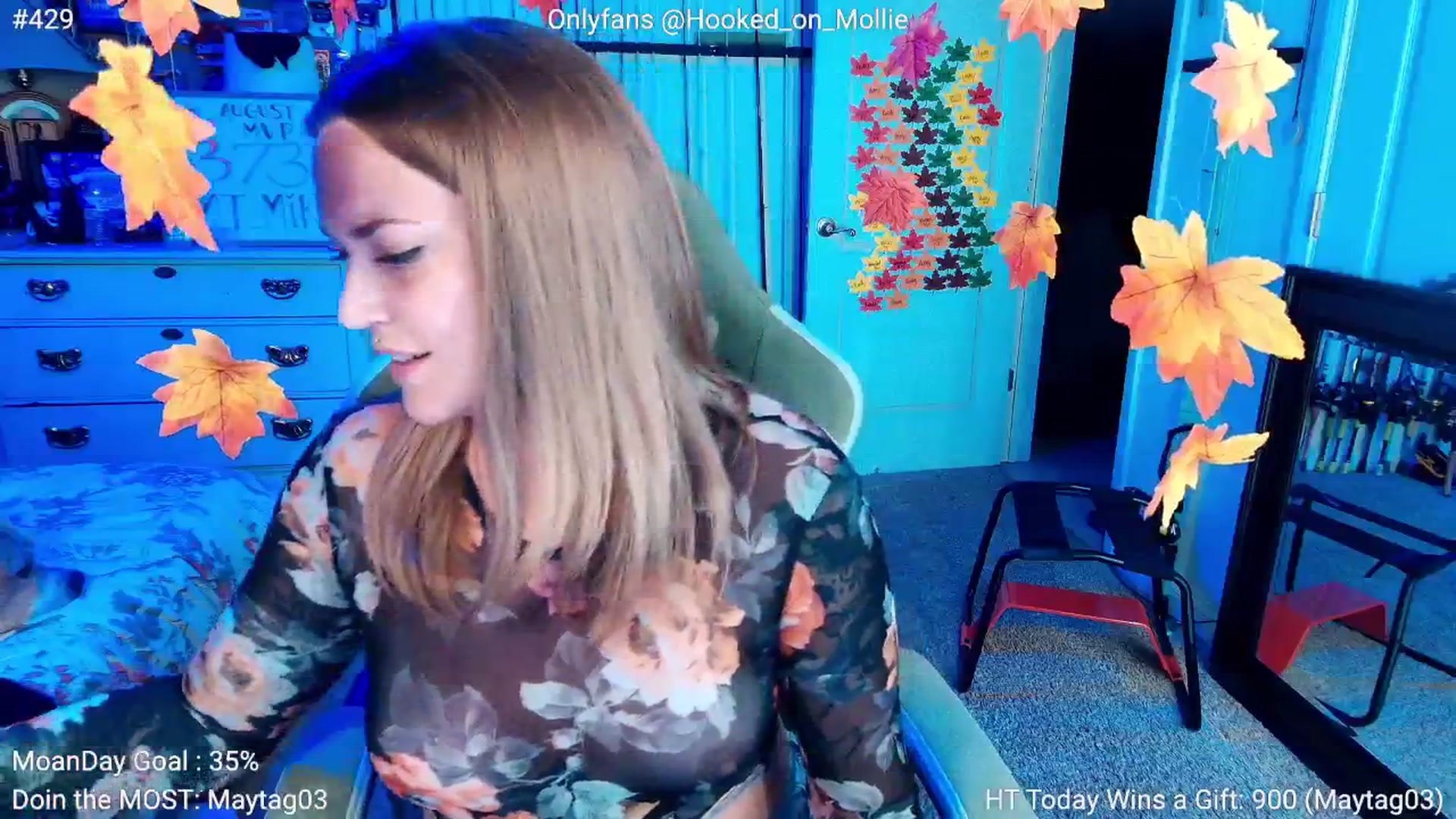 Gallery image thumbnail from MollieRose_'s myfreecams stream on, 08/26/2025, 03:12 image 9 of 20