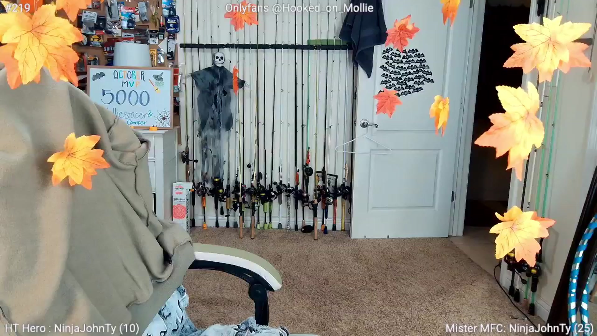 Gallery image thumbnail from MollieRose_'s myfreecams stream on, 10/11/2025, 24:01 image 10 of 20
