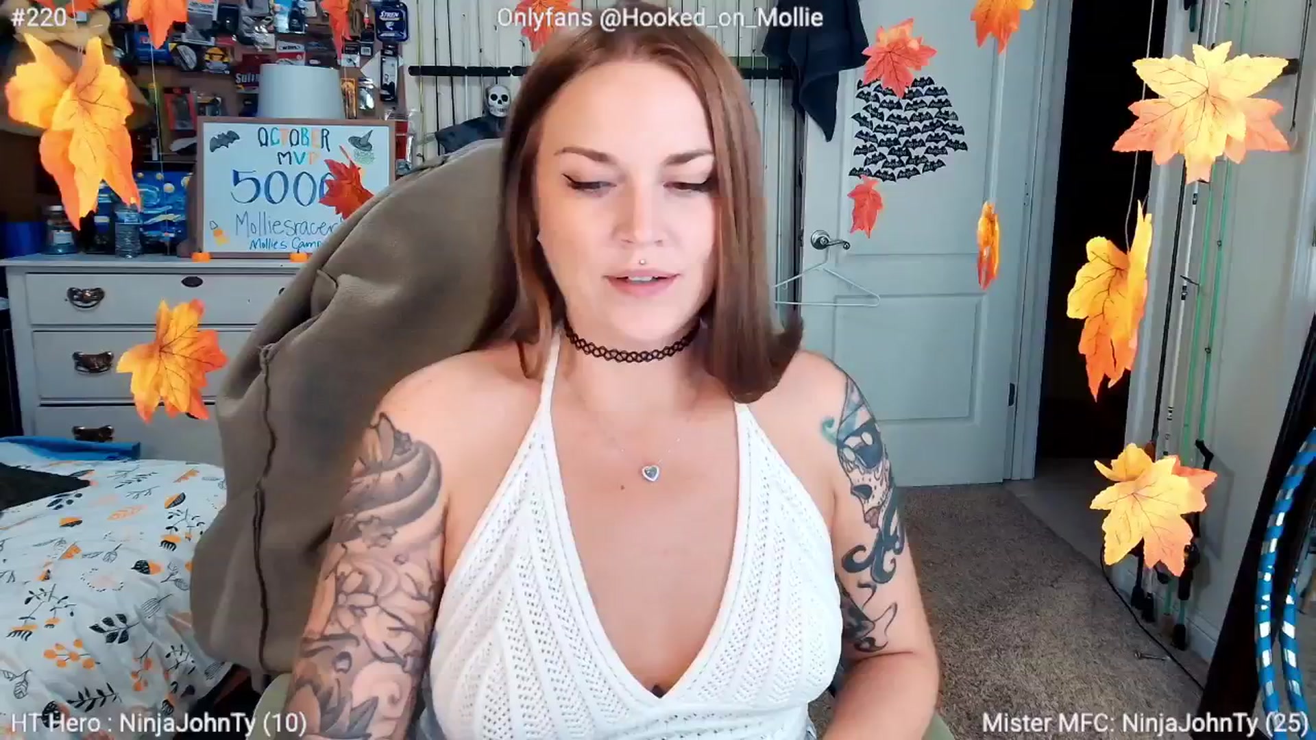 Gallery image thumbnail from MollieRose_'s myfreecams stream on, 10/11/2025, 24:01 image 4 of 20