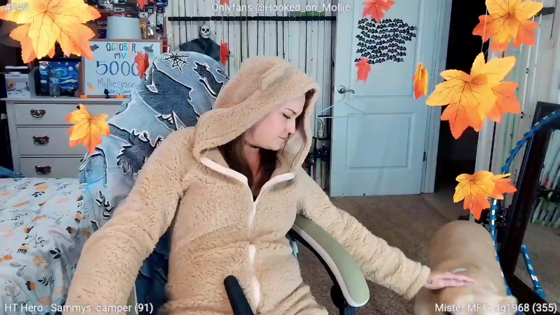 Gallery image thumbnail from MollieRose_'s myfreecams stream on, 10/16/2025, 02:36 image 15 of 20