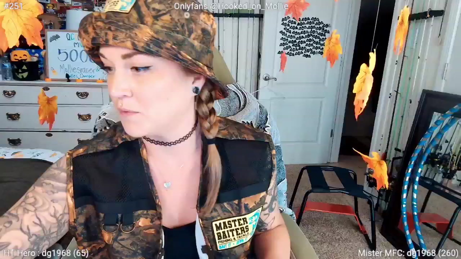 Gallery image thumbnail from MollieRose_'s myfreecams stream on, 10/22/2025, 04:33 image 1 of 20