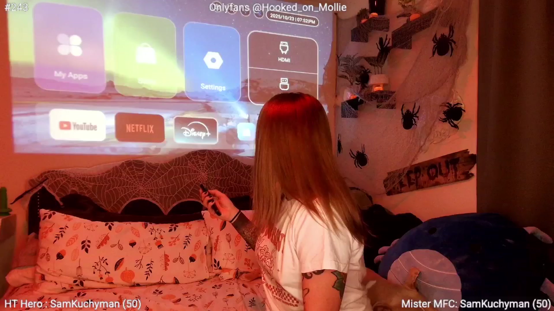 Gallery image thumbnail from MollieRose_'s myfreecams stream on, 10/24/2025, 03:45 image 2 of 20