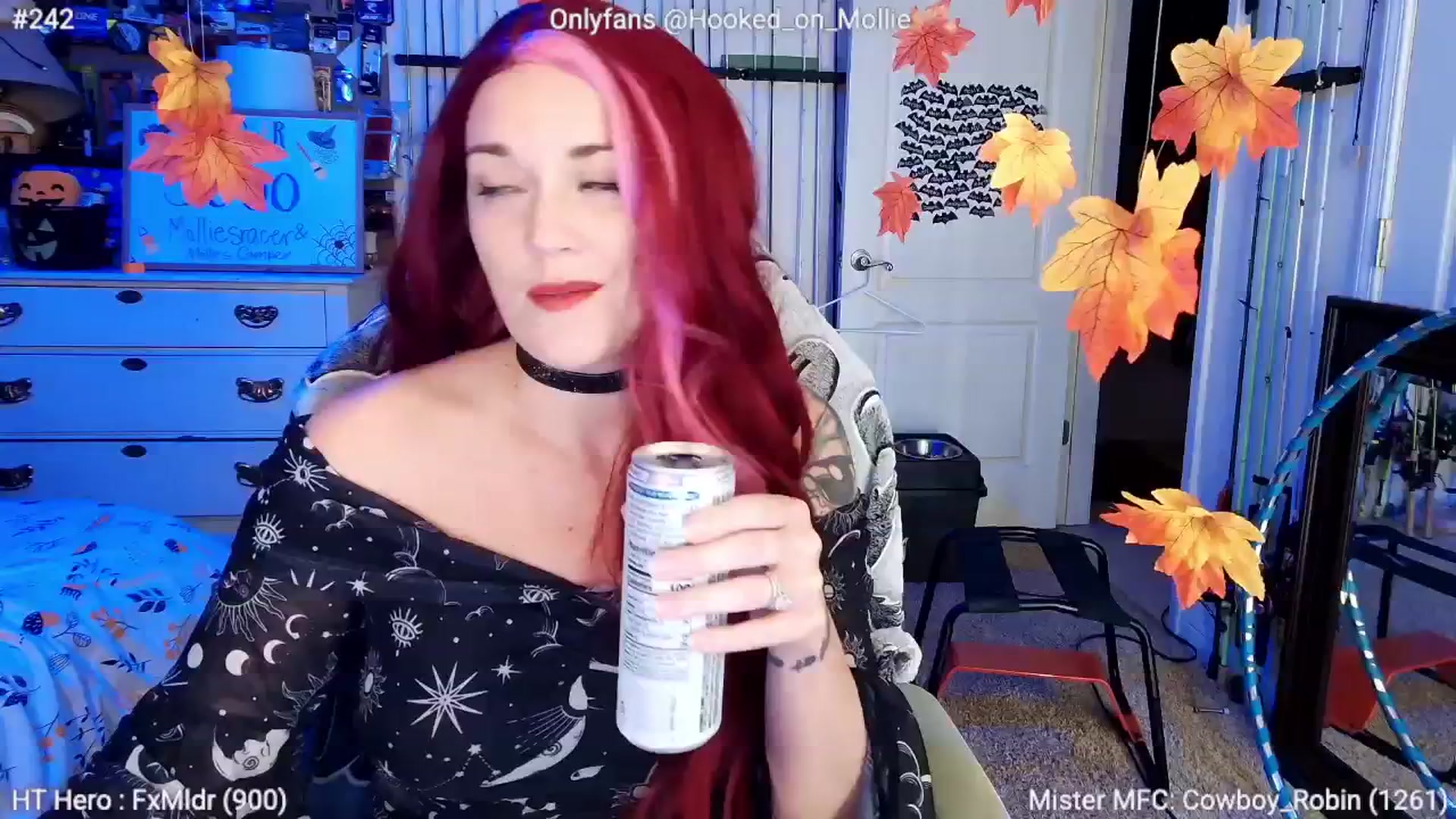 Gallery image thumbnail from MollieRose_'s myfreecams stream on, 10/25/2025, 02:09 image 10 of 20