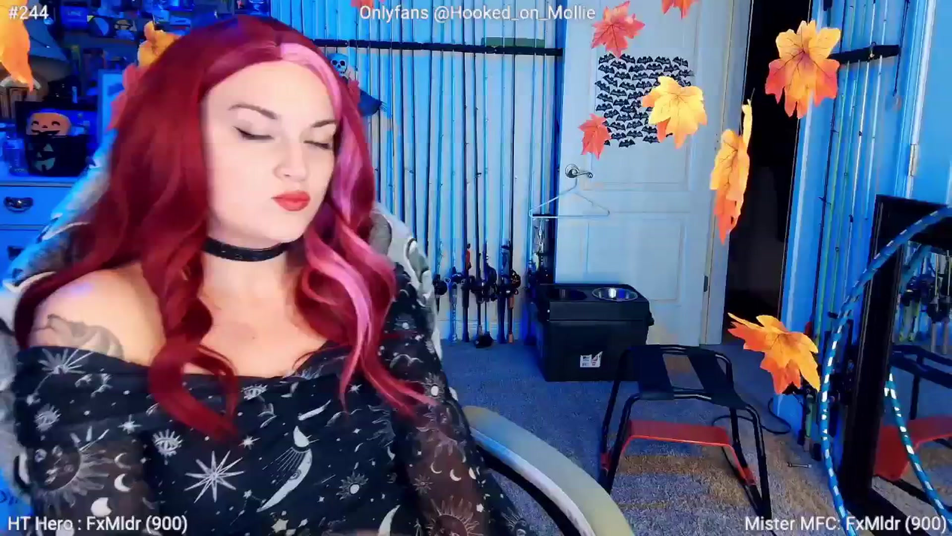 Gallery image thumbnail from MollieRose_'s myfreecams stream on, 10/25/2025, 02:31 image 10 of 20