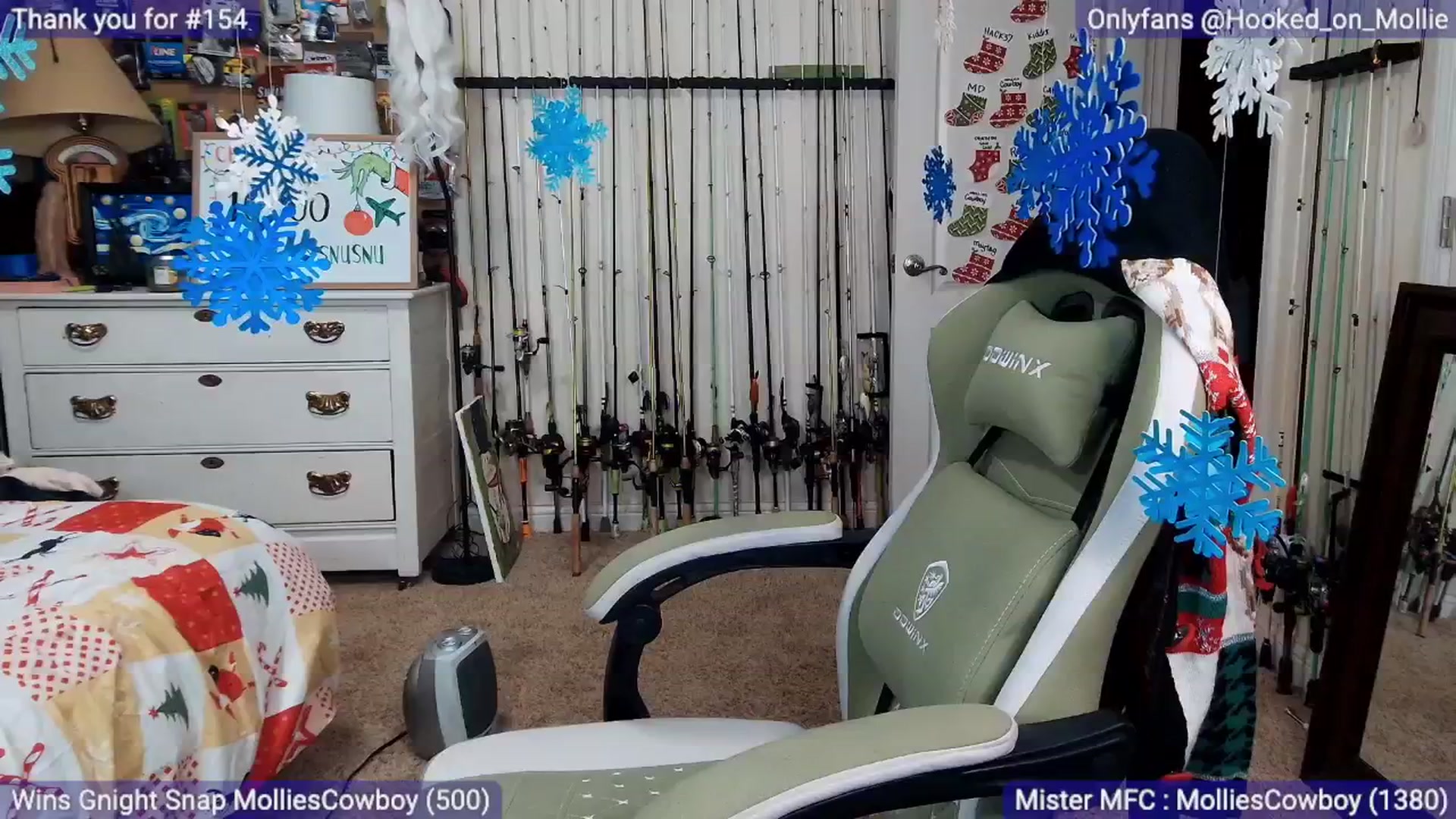 Gallery image thumbnail from MollieRose_'s myfreecams stream on, 12/16/2025, 02:53 image 19 of 20