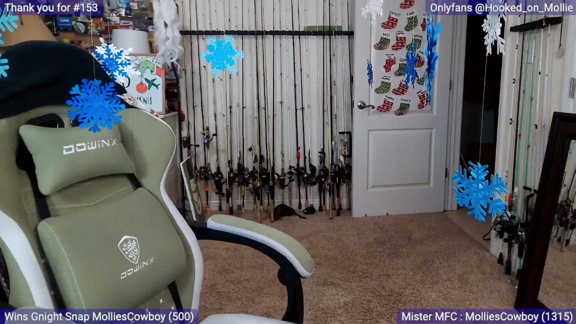 Gallery image thumbnail from MollieRose_'s myfreecams stream on, 12/16/2025, 02:53 image 15 of 20