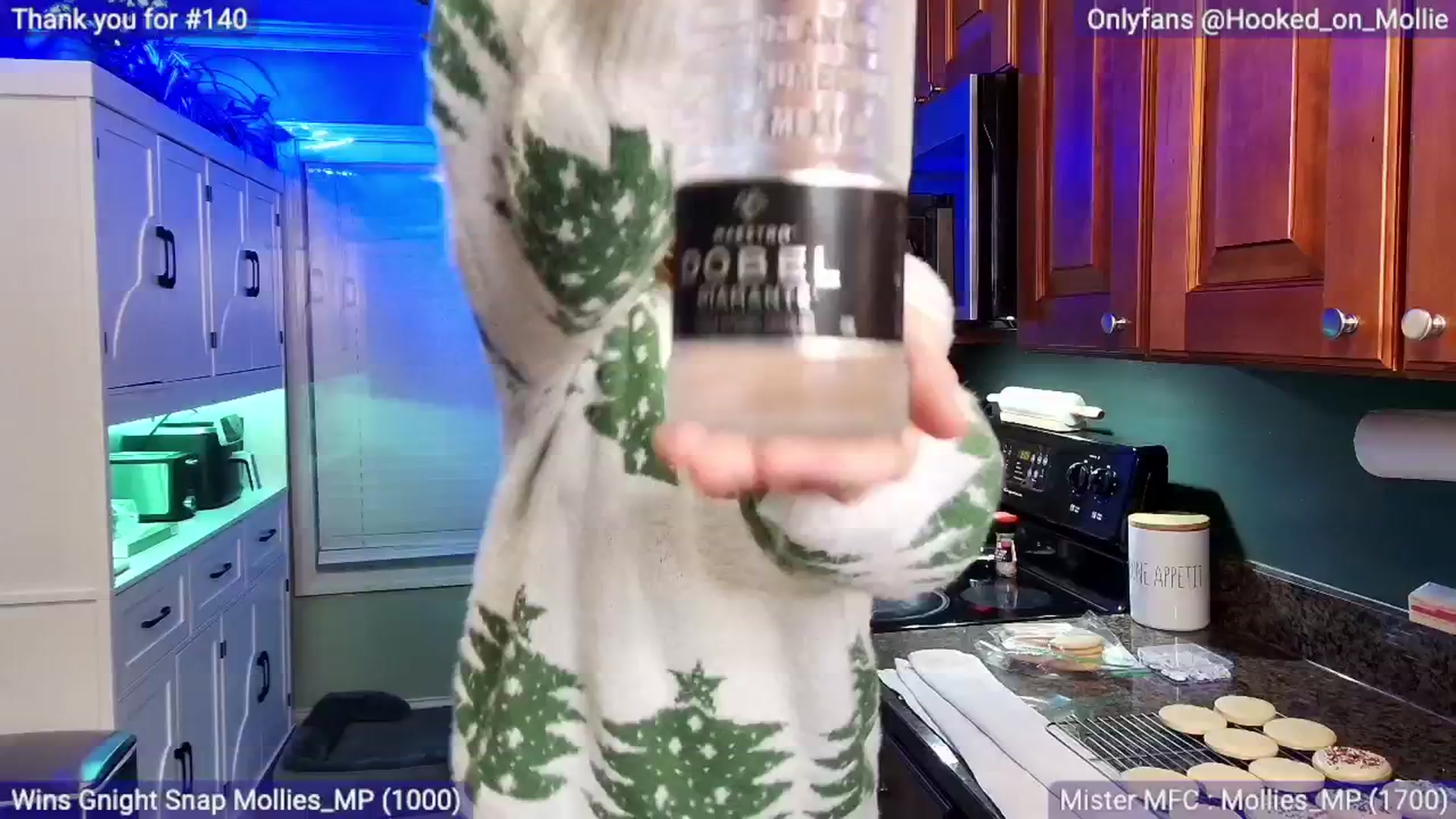 Gallery image thumbnail from MollieRose_'s myfreecams stream on, 12/24/2025, 01:43 image 11 of 20
