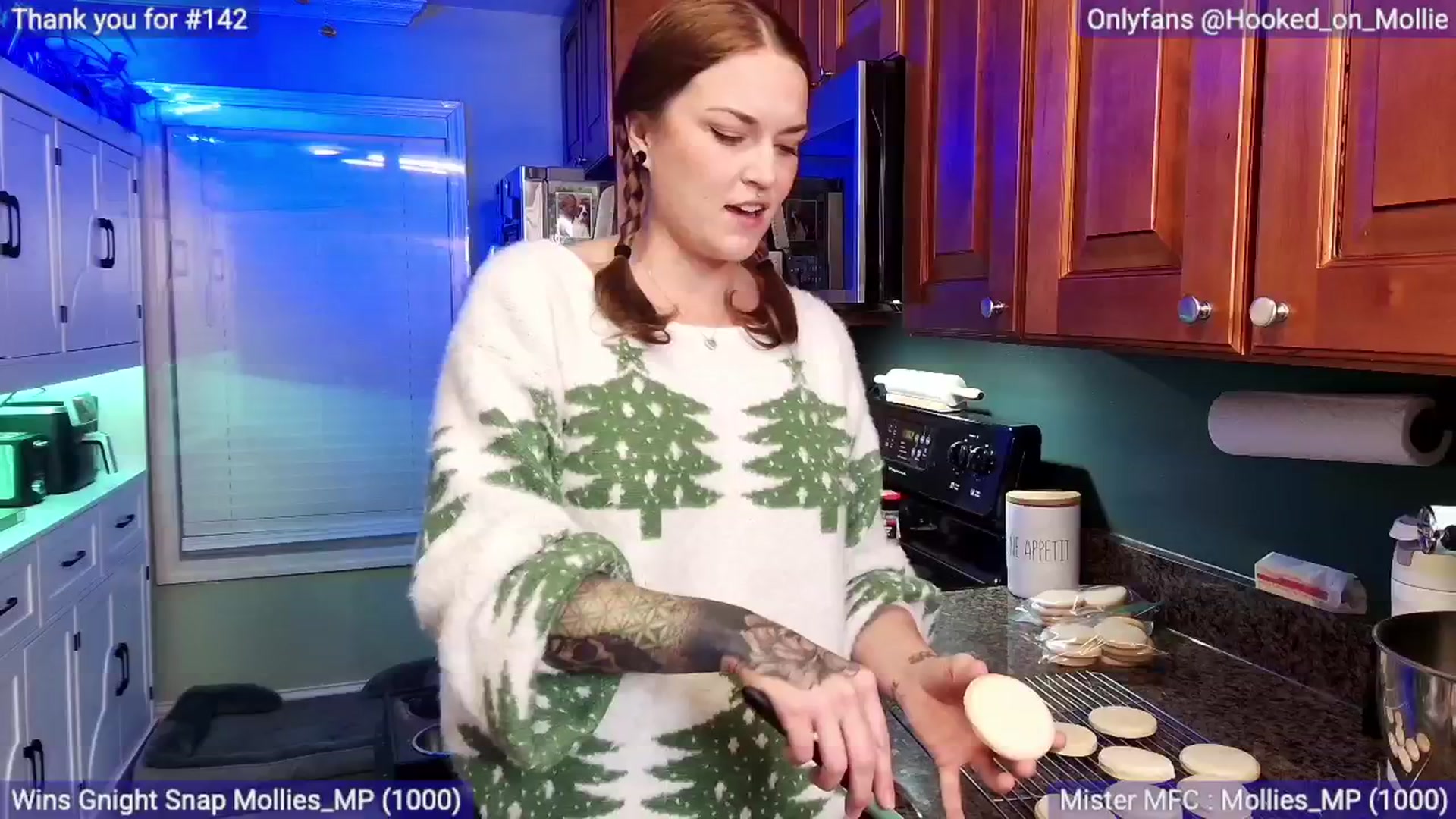 Gallery image thumbnail from MollieRose_'s myfreecams stream on, 12/24/2025, 01:43 image 7 of 20