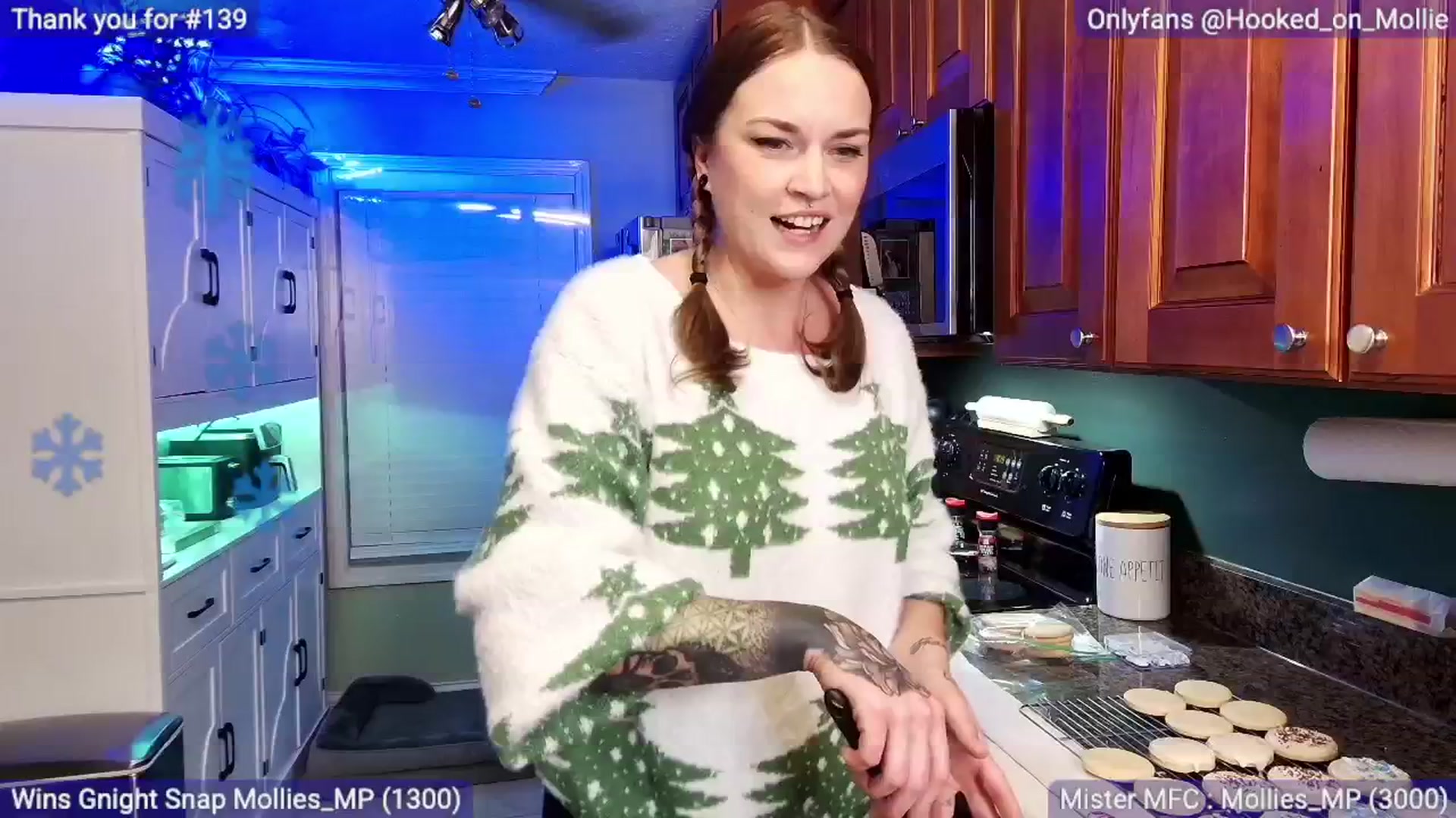Gallery image thumbnail from MollieRose_'s myfreecams stream on, 12/24/2025, 01:43 image 14 of 20