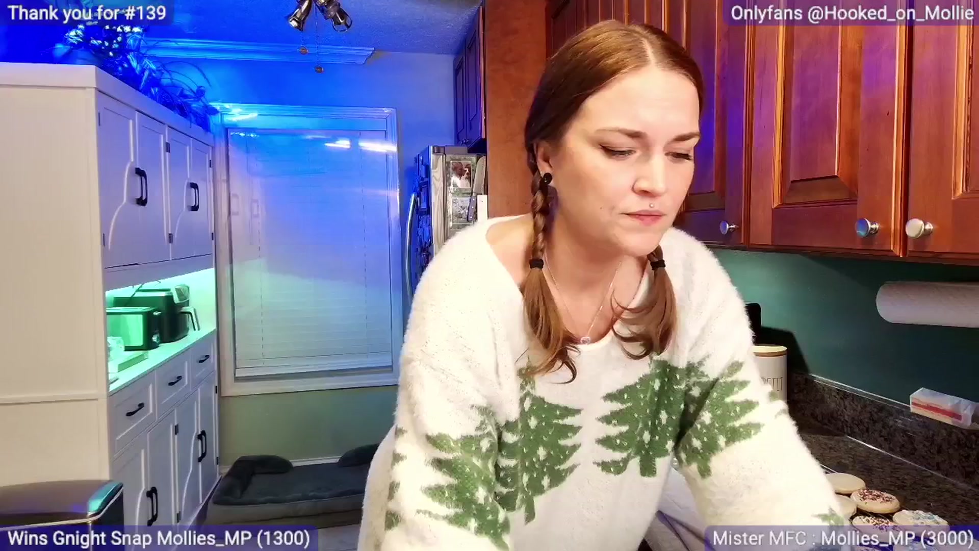 Gallery image thumbnail from MollieRose_'s myfreecams stream on, 12/24/2025, 01:43 image 16 of 20