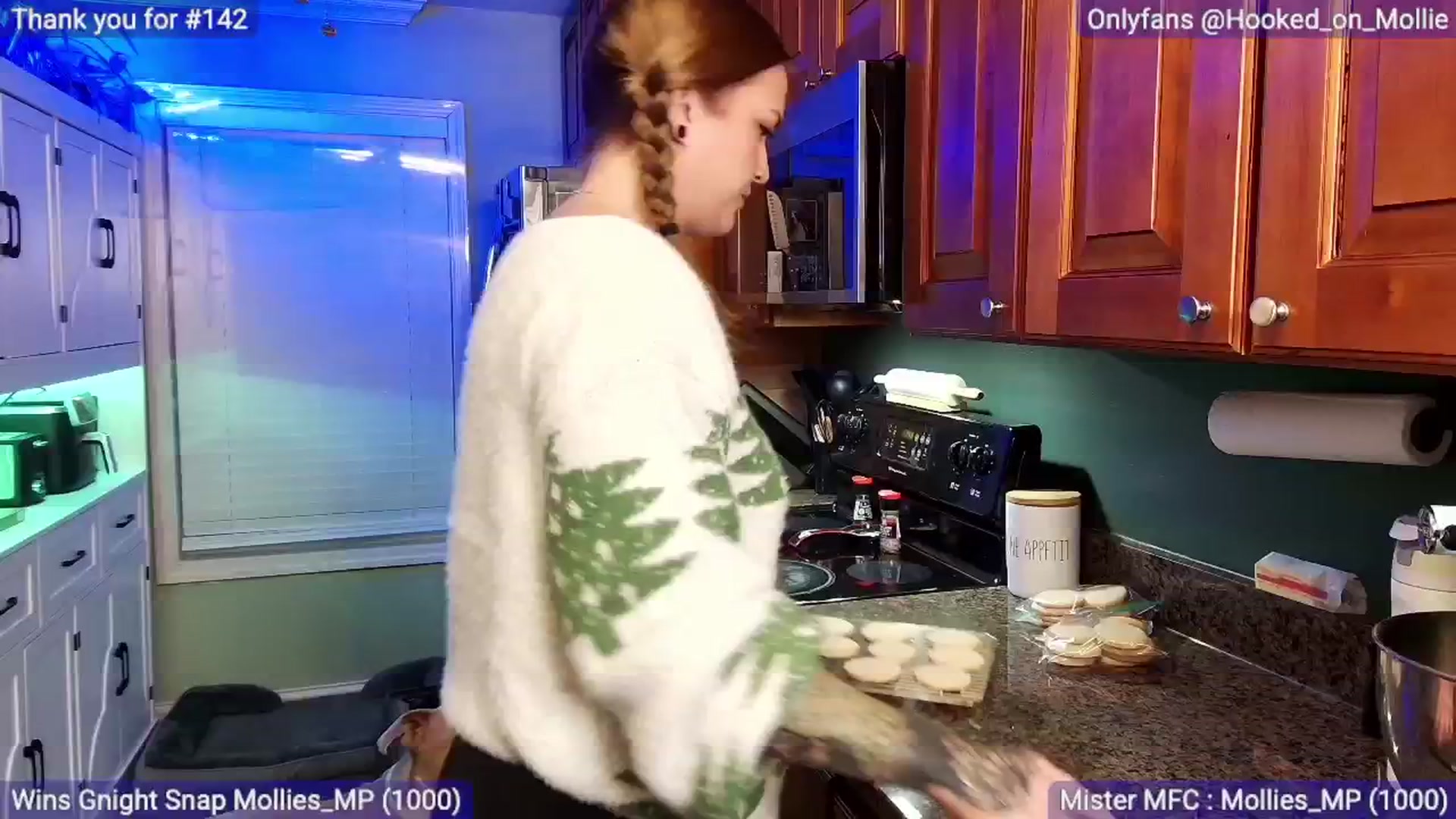 Gallery image thumbnail from MollieRose_'s myfreecams stream on, 12/24/2025, 01:43 image 6 of 20