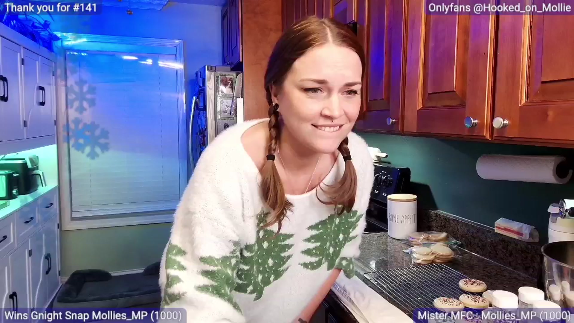 Gallery image thumbnail from MollieRose_'s myfreecams stream on, 12/24/2025, 01:43 image 9 of 20