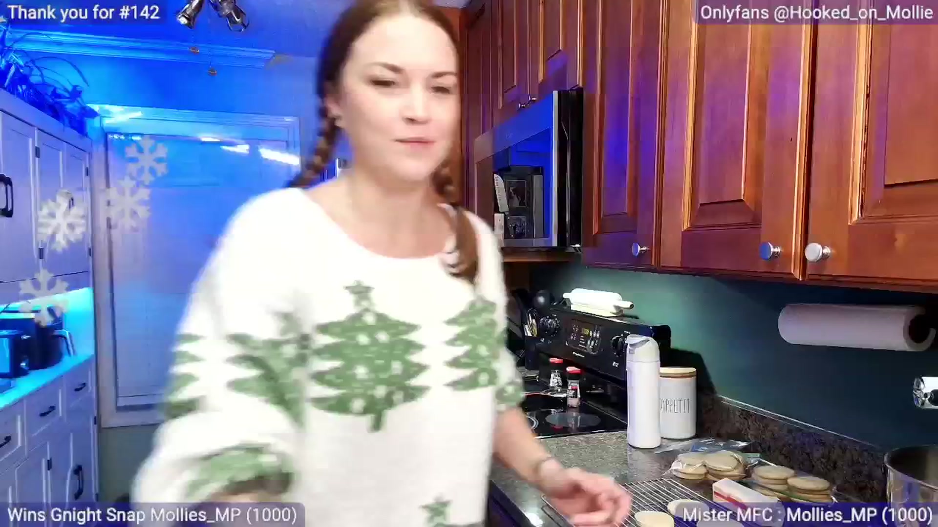 Gallery image thumbnail from MollieRose_'s myfreecams stream on, 12/24/2025, 01:43 image 3 of 20